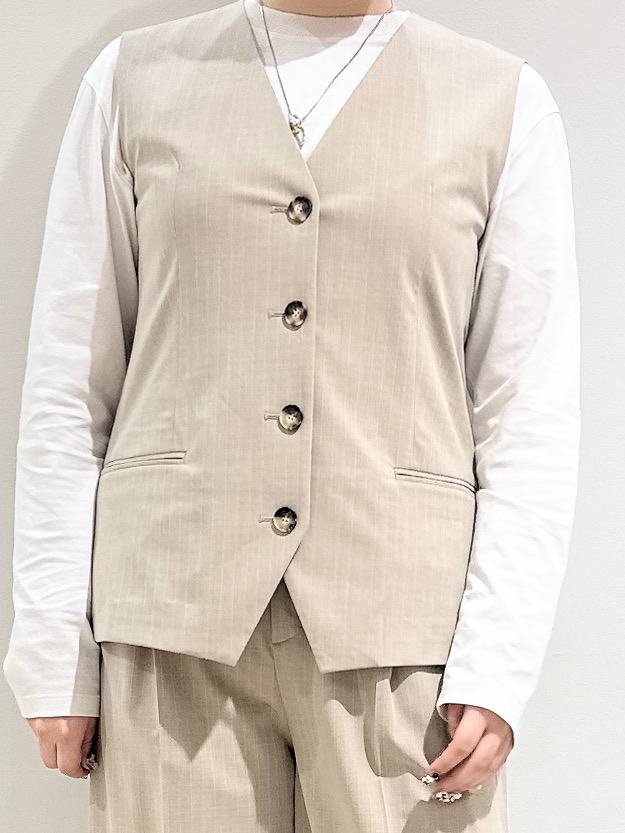 なかもとあきさんの「DRESSTERIOR｜【接触冷感/UVカット/抗菌防臭/しわ防止】クールデオドラント ロングTシャツ」を使ったコーディネート