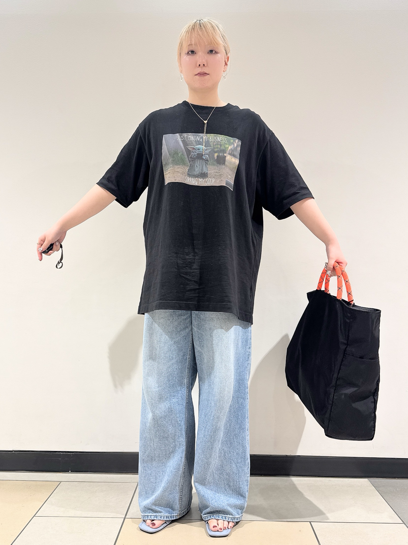 なかもとあきさんの「DRESSTERIOR｜NOMADIS（ノマディス）SAC2／16 ビッグトートバッグ」を使ったコーディネート