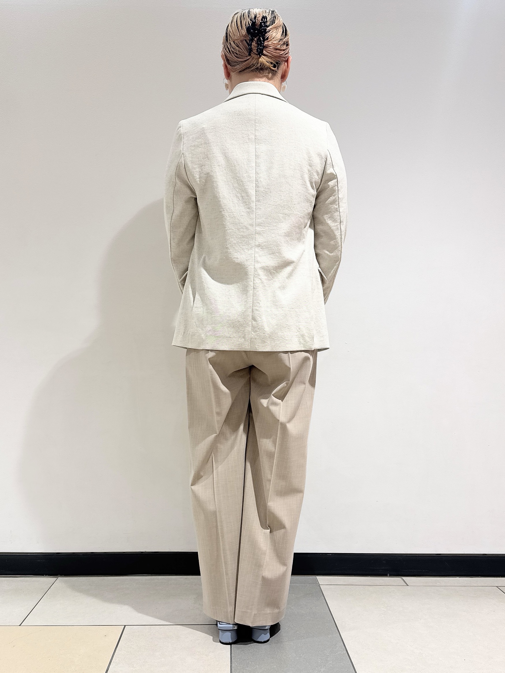 なかもとあきさんの「DRESSTERIOR｜【セットアップ可/吸水速乾/ウォッシャブル】リネンブレンドオックスダブルジャケット」を使ったコーディネート