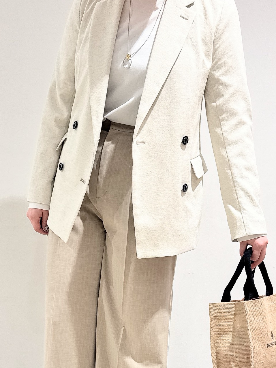 なかもとあきさんの「DRESSTERIOR｜【セットアップ可/吸水速乾/ウォッシャブル】リネンブレンドオックスダブルジャケット」を使ったコーディネート