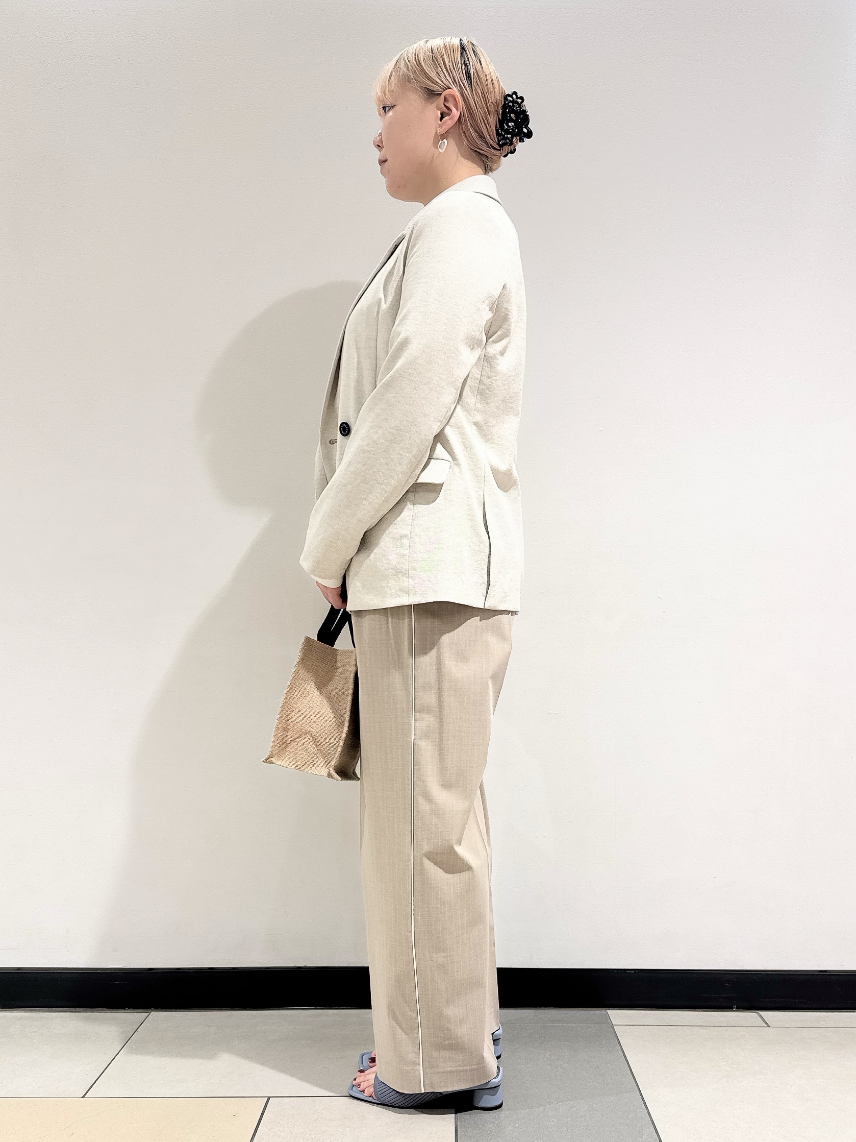 なかもとあきさんの「DRESSTERIOR｜【セットアップ可/吸水速乾/ウォッシャブル】リネンブレンドオックスダブルジャケット」を使ったコーディネート