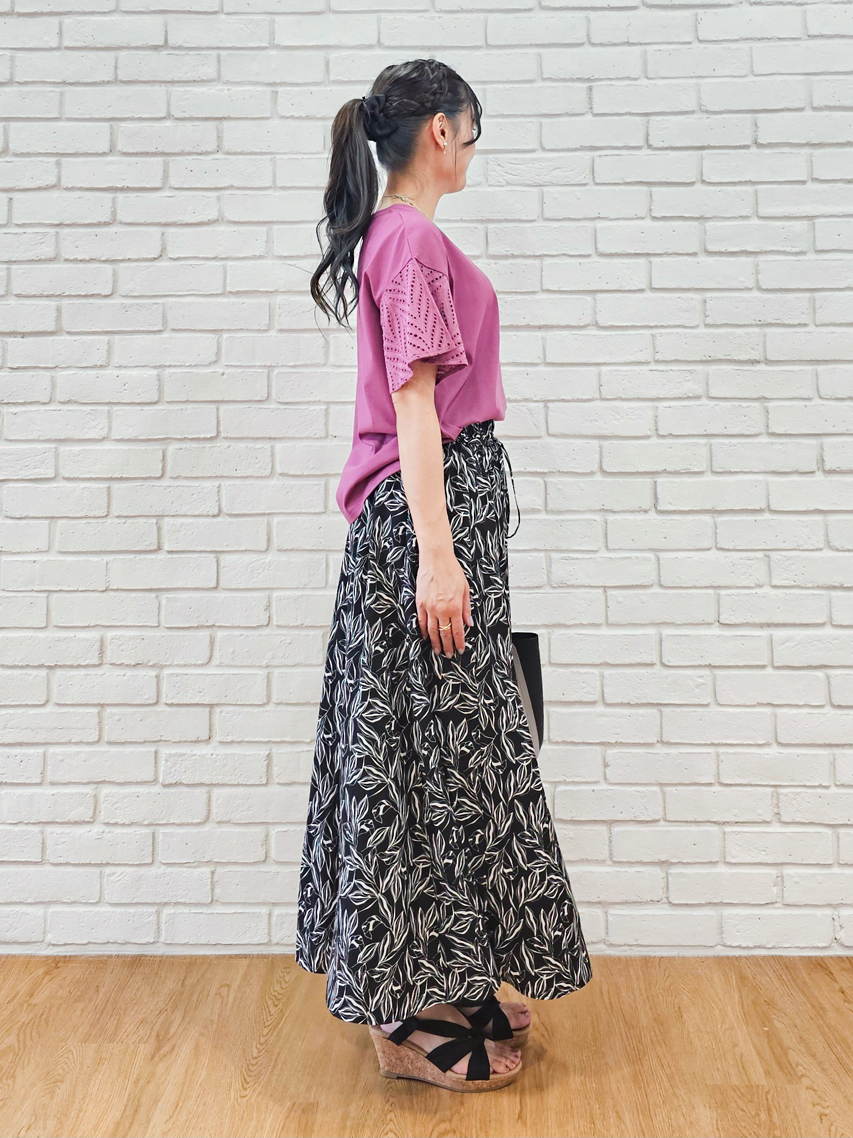 ゆゆさんの「SHOO･LA･RUE｜【S-LL/洗濯機可/体型カバー】汗じみが気になりにくい お袖レースフレアTシャツ」を使ったコーディネート