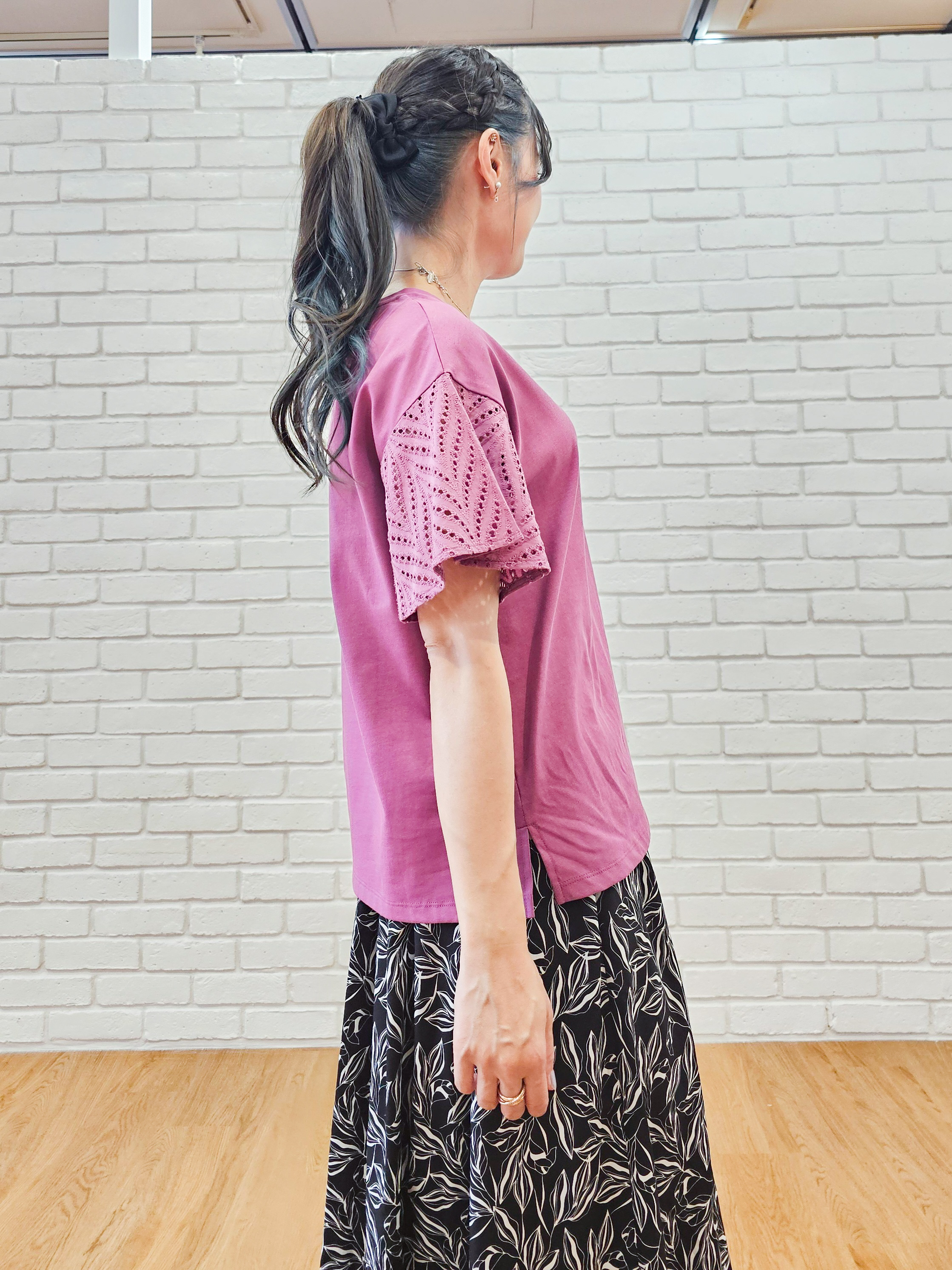 ゆゆさんの「SHOO･LA･RUE｜【S-LL/洗濯機可/体型カバー】汗じみが気になりにくい お袖レースフレアTシャツ」を使ったコーディネート