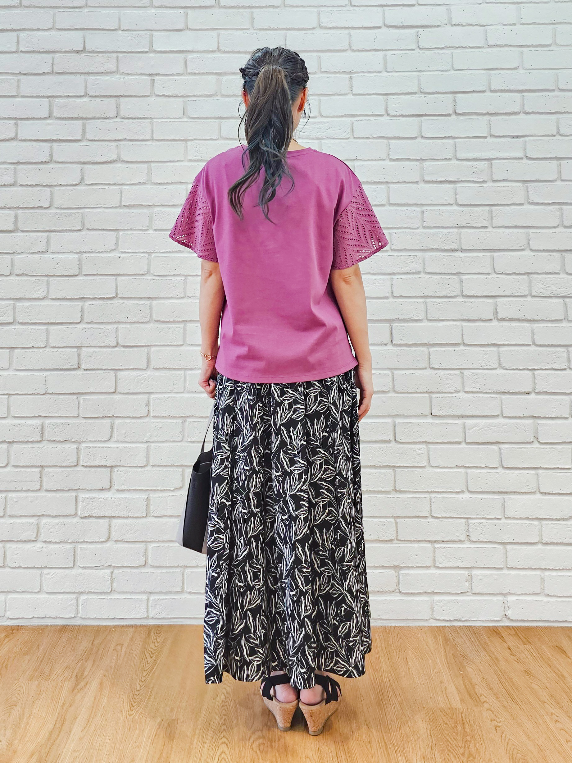 ゆゆさんの「SHOO･LA･RUE｜【S-LL/洗濯機可/体型カバー】汗じみが気になりにくい お袖レースフレアTシャツ」を使ったコーディネート