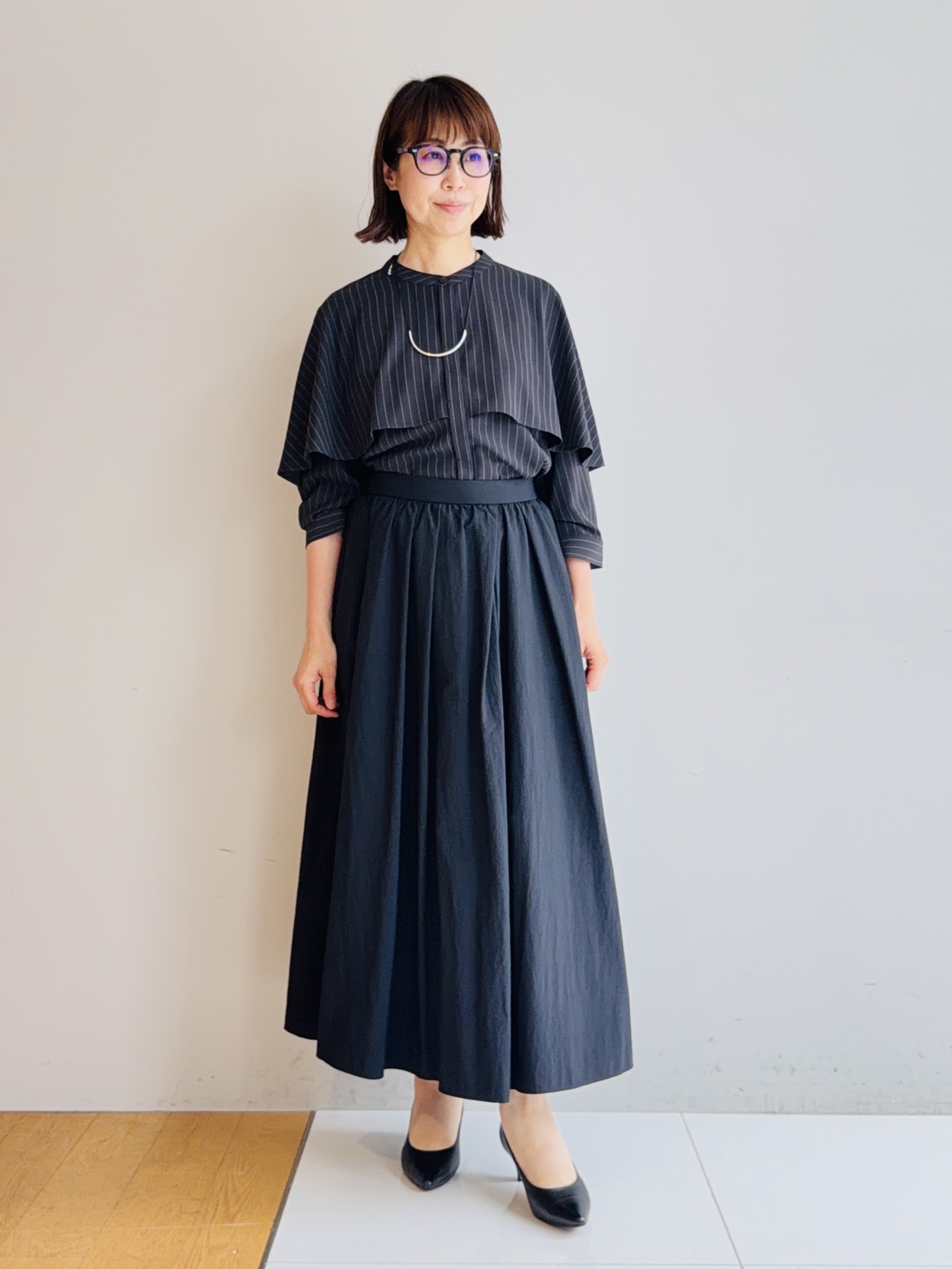 murayamaさんの「INDIVI｜【羽織りにも！/UVケア/着る日傘】ケープ風ブラウス」を使ったコーディネート