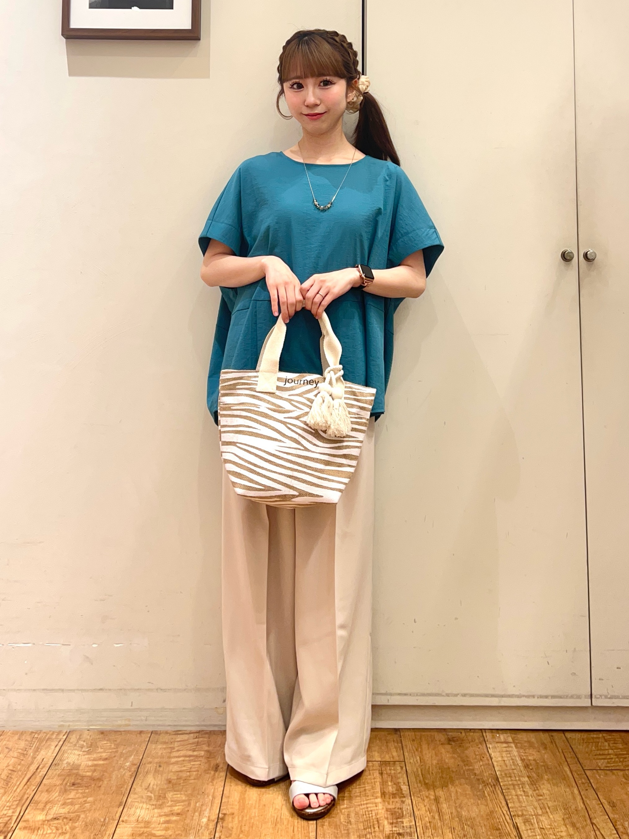 AIRIさんの「SHOO･LA･RUE｜【洗濯機可/セットアップ可】軽凛(かろりん) シンプル上品 切替コクーントップス」を使ったコーディネート