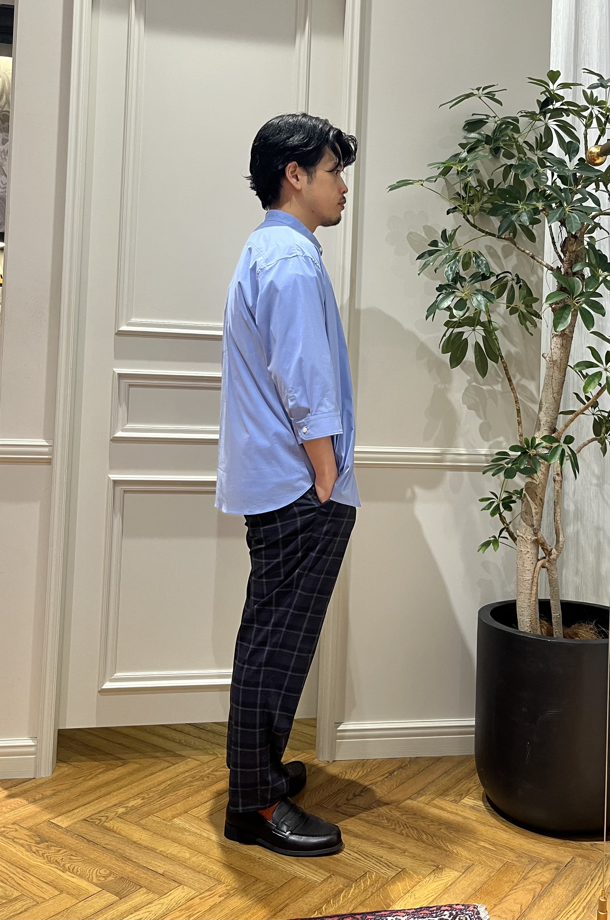 Tokuさんの「DRESSTERIOR｜オーガニックコットン ストレッチバンドカラーシャツ」を使ったコーディネート