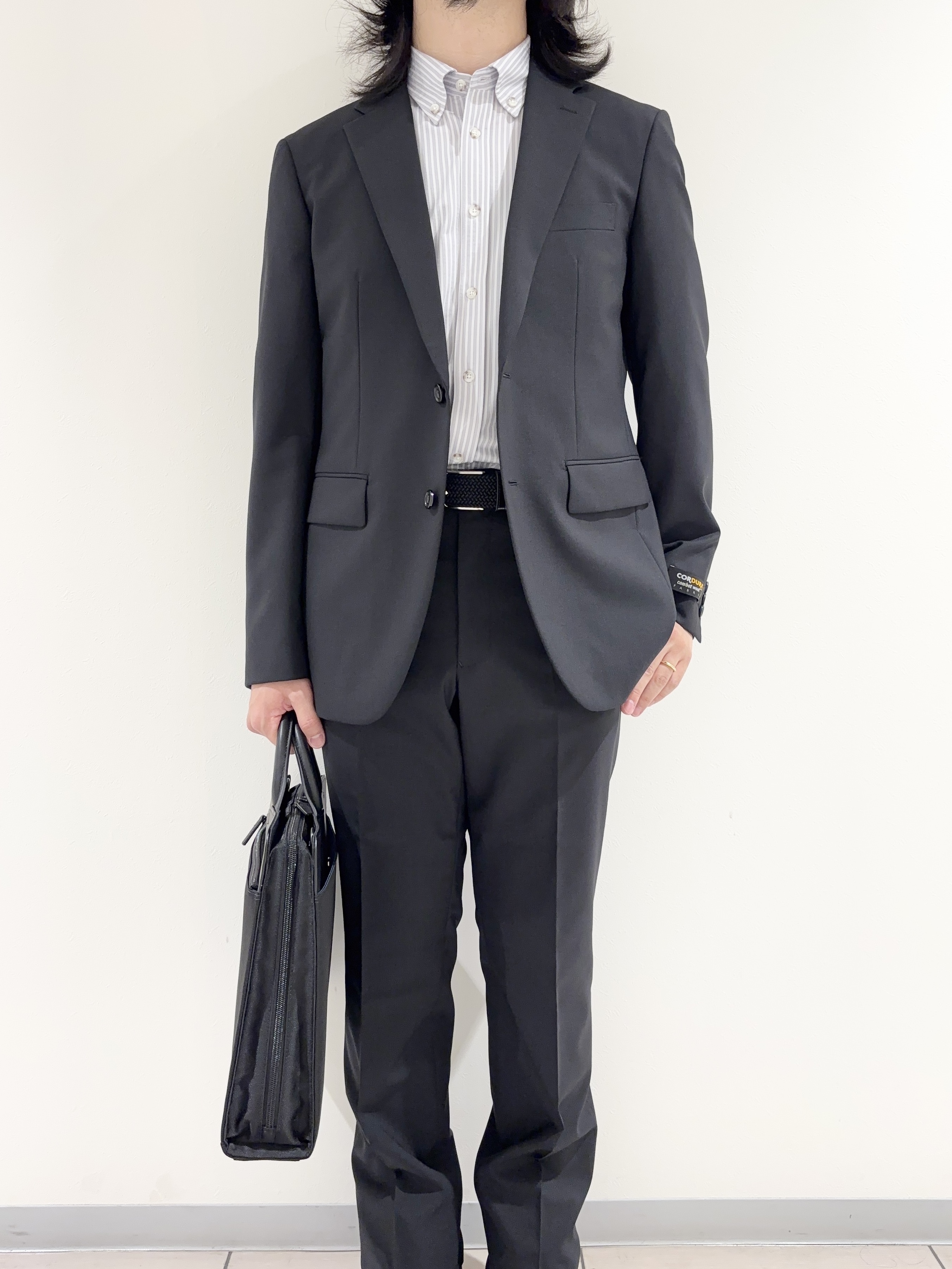 及川さんの「TAKEO KIKUCHI｜【Begin掲載】コーデュラ（R）夏素材ウールトロ　ストレッチスーツ」を使ったコーディネート