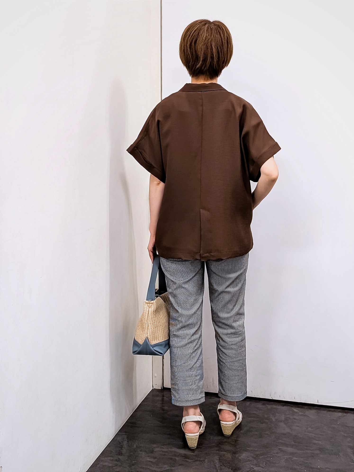 やまちゃんさんの「grove｜【洗濯機OK/SETUP可】シワになりにくいハーフスリーブジャケット」を使ったコーディネート