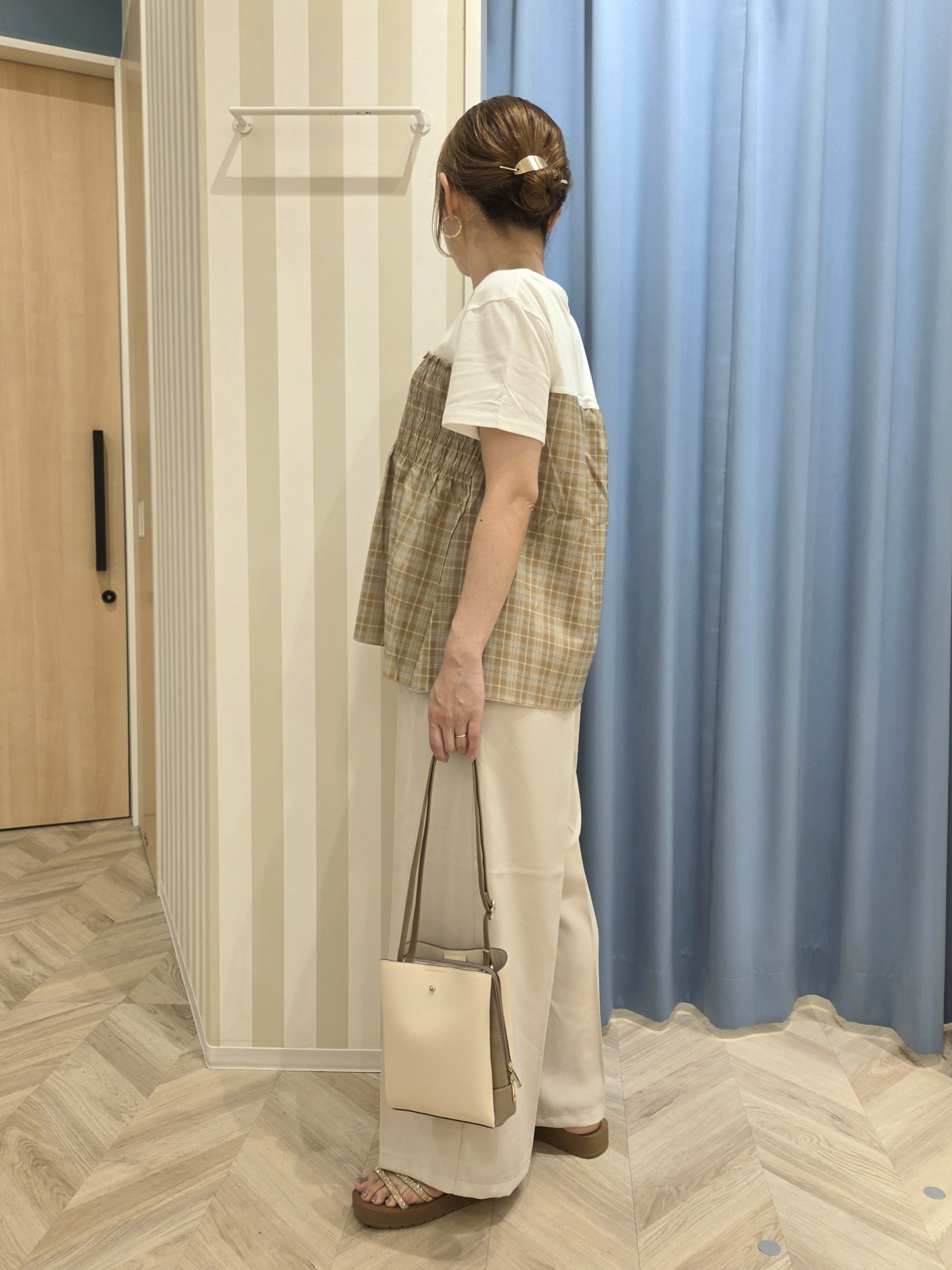 Ikumiさんの「SHOO･LA･RUE｜【S-LL/洗濯機可/体型カバー】インせずサマ見え ビスチェ風異素材ドッキングTシャツ」を使ったコーディネート