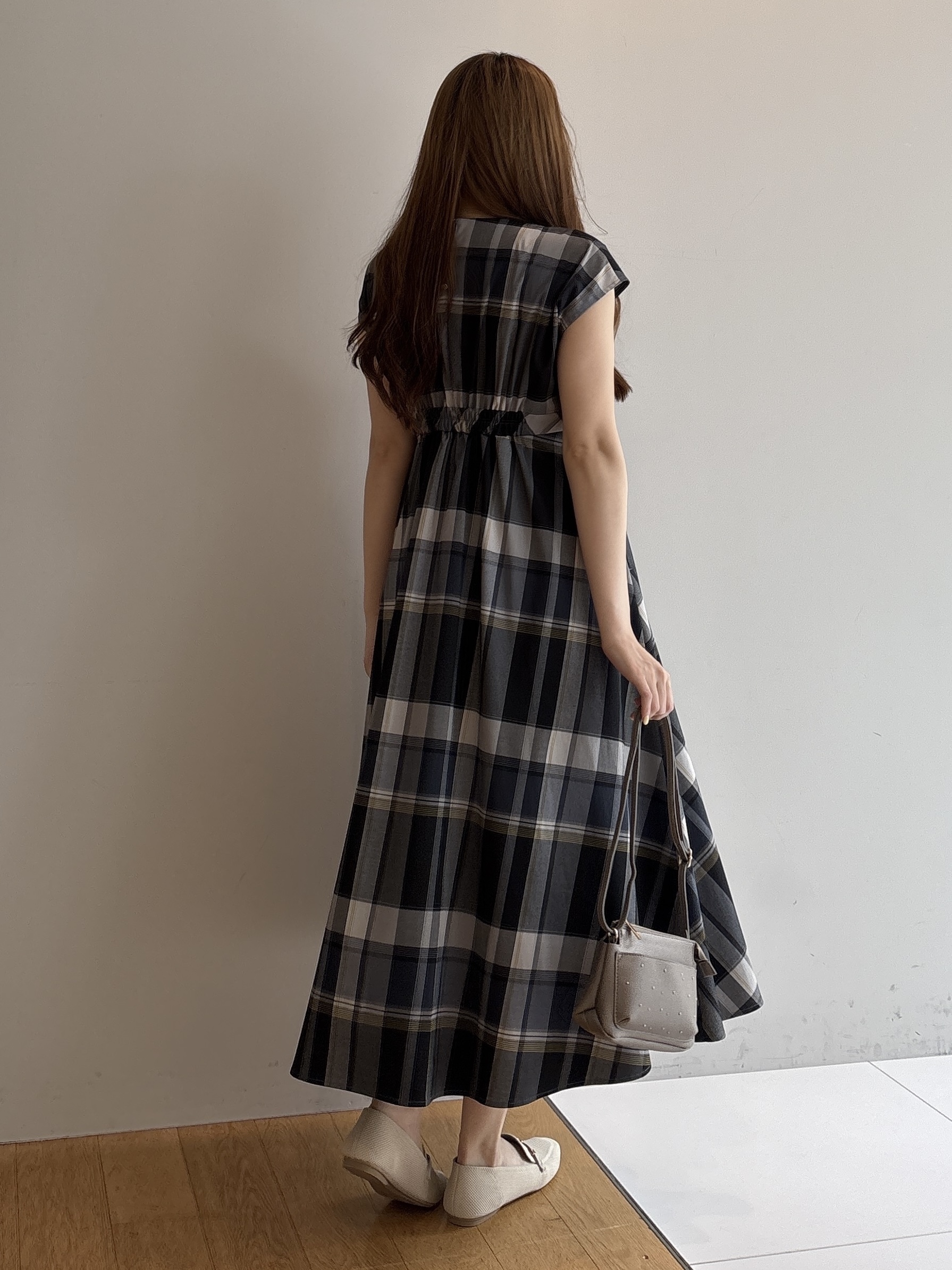 sayaさんの「grove｜【低身長さんも選べる着丈】マドラスチェックワンピース」を使ったコーディネート