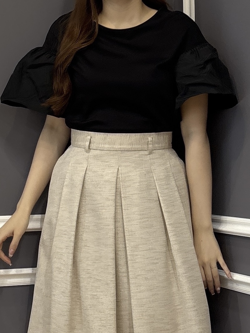 sayaさんの「COUP DE CHANCE｜【手洗い可／日本製】フレアスリーブプルオーバー」を使ったコーディネート