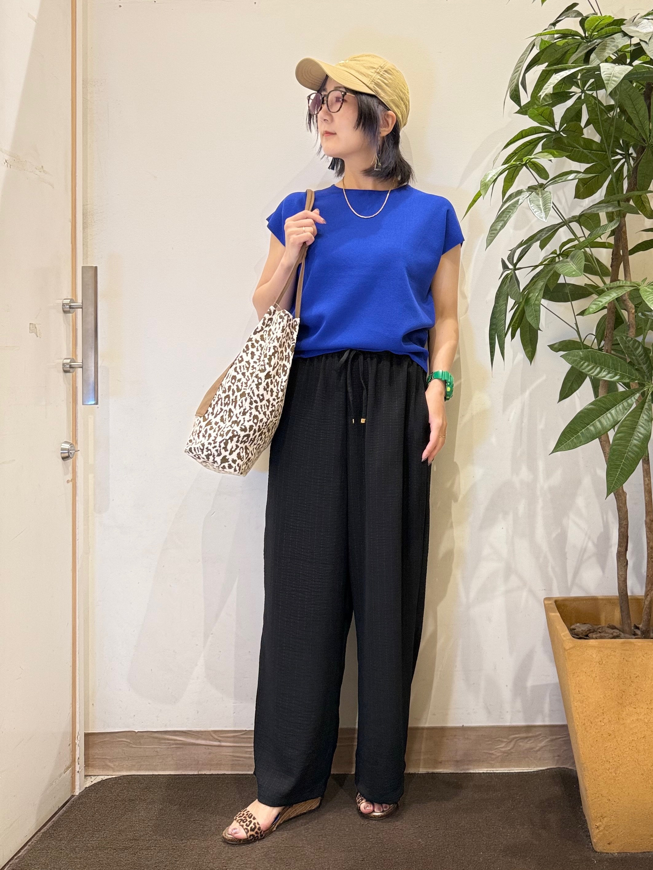 misakiさんの「SHOO･LA･RUE｜【洗濯機可/S-LL】インせず着られる 大人シンプルニット」を使ったコーディネート