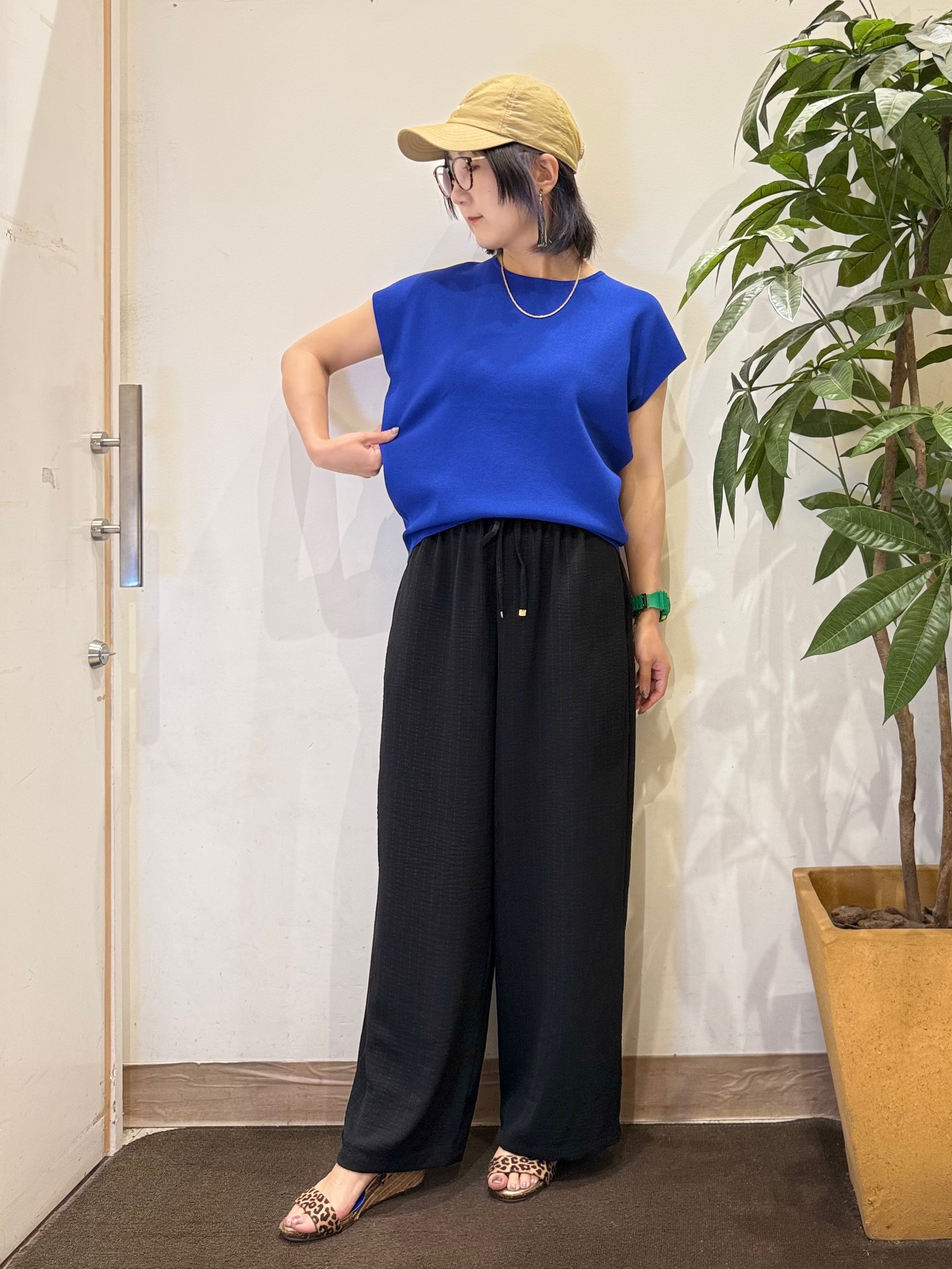misakiさんの「SHOO･LA･RUE｜【洗濯機可/S-LL】インせず着られる 大人シンプルニット」を使ったコーディネート
