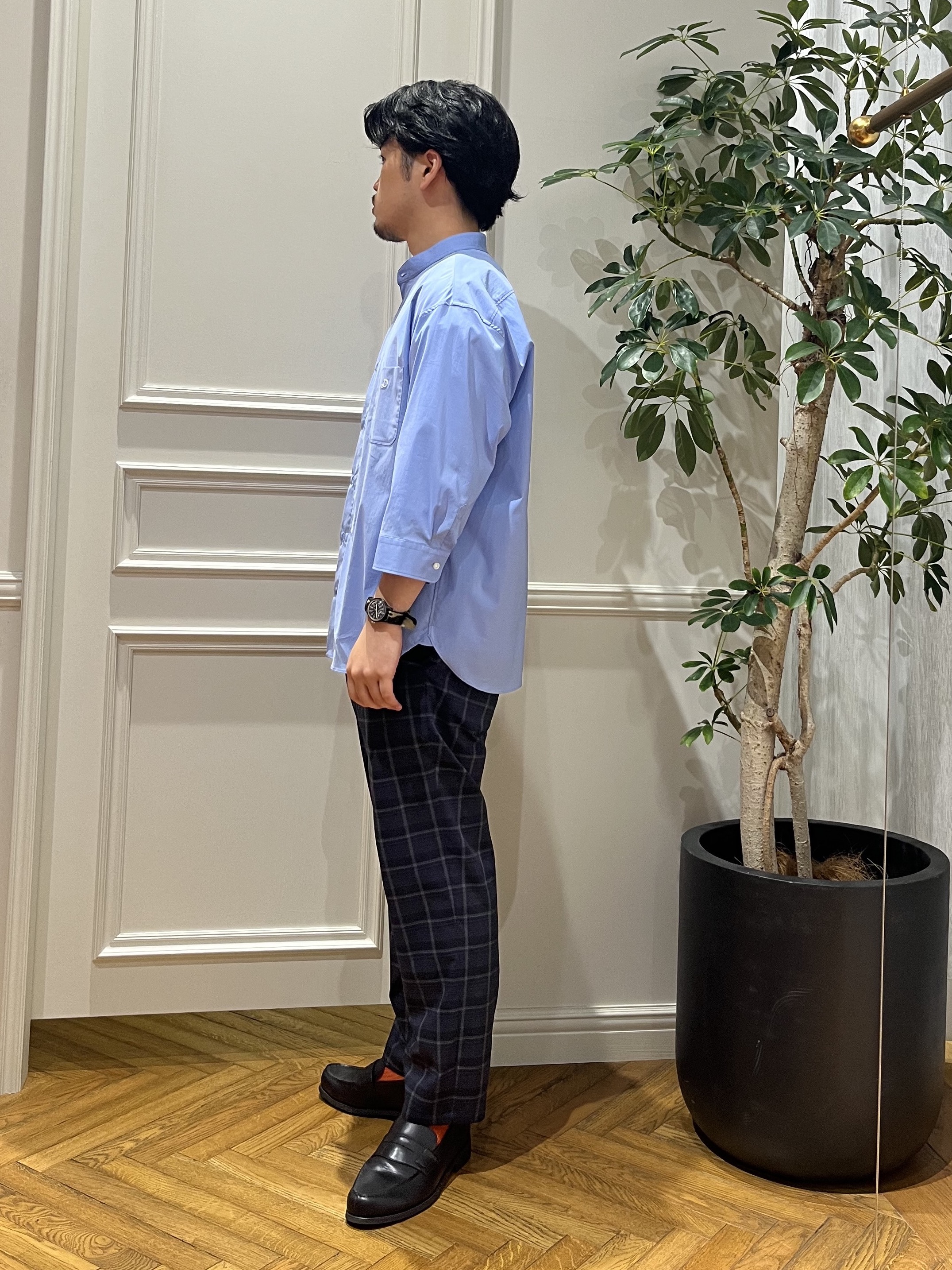 Tokuさんの「DRESSTERIOR｜オーガニックコットン ストレッチバンドカラーシャツ」を使ったコーディネート