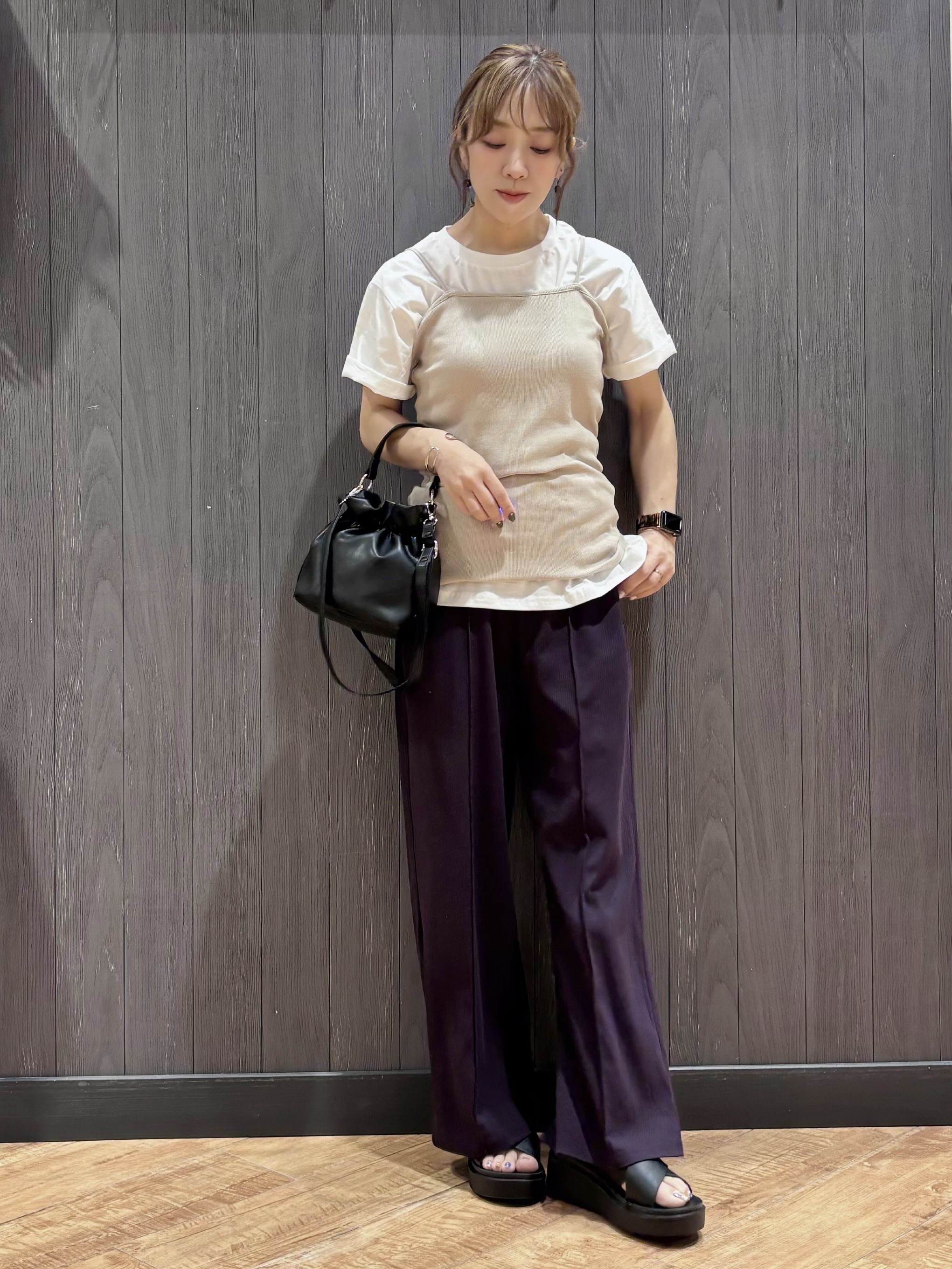 meiさんの「SHOO･LA･RUE｜【洗濯機可/S-LL】夏に快適サラサラ感 大人のプリントTシャツ」を使ったコーディネート