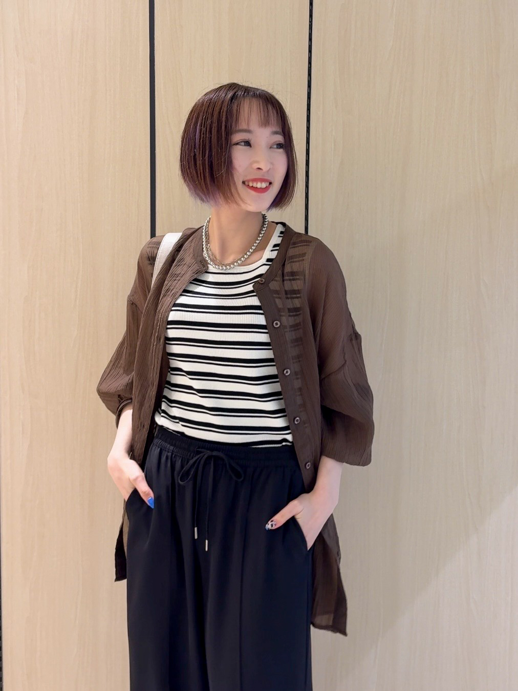 𝐜𝐡𝐢𝐤𝐚さんの「SHOO･LA･RUE｜【S-LL】見せてもキレイ スクエアネック リブタンクトップ」を使ったコーディネート