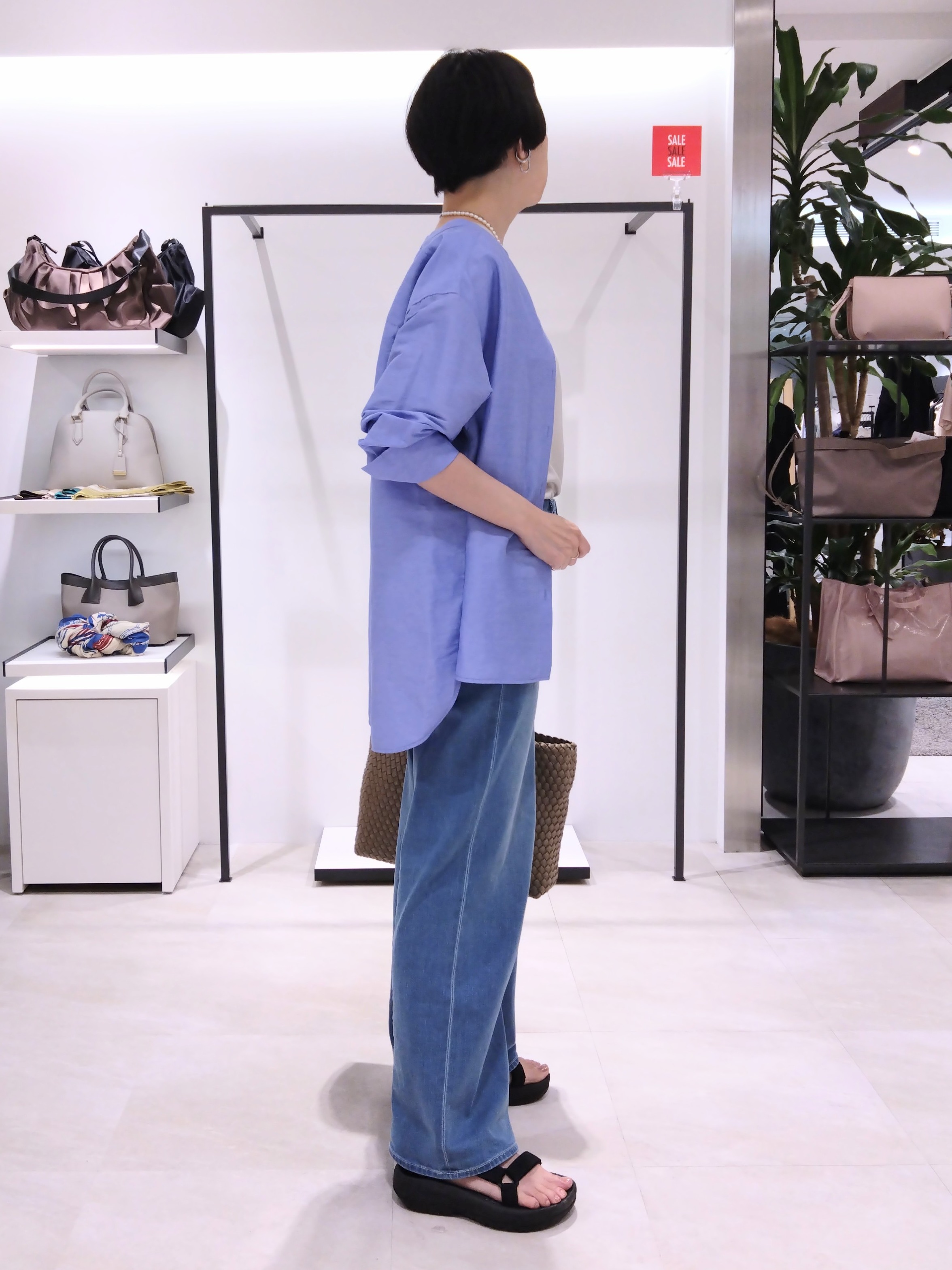 まちこさんの「UNTITLED｜◆【ゆったり/羽織り】リネンミックスバンドカラーシャツ」を使ったコーディネート