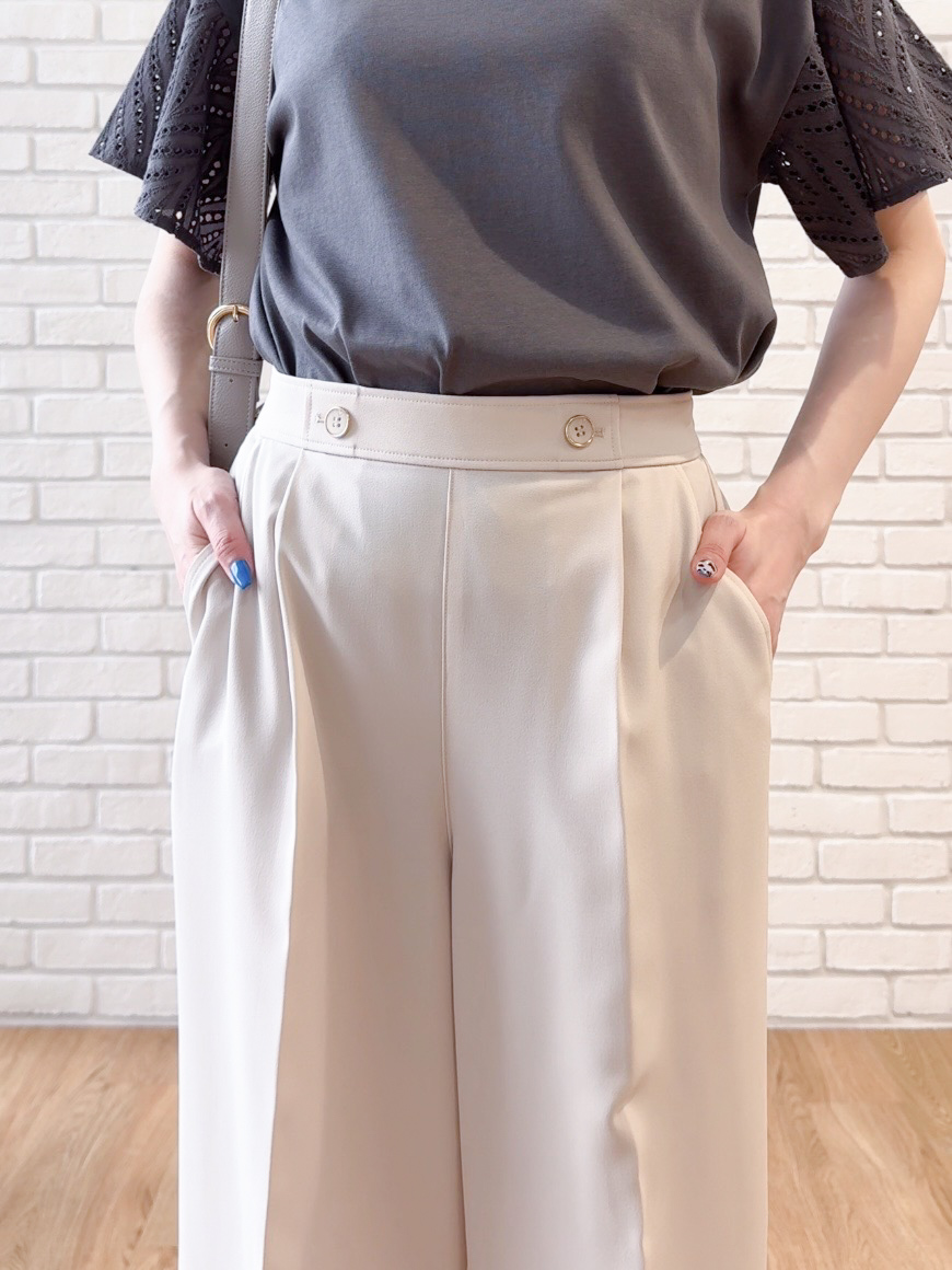 𝐜𝐡𝐢𝐤𝐚さんの「SHOO･LA･RUE｜【S-LL/洗濯機可/体型カバー】汗じみが気になりにくい お袖レースフレアTシャツ」を使ったコーディネート