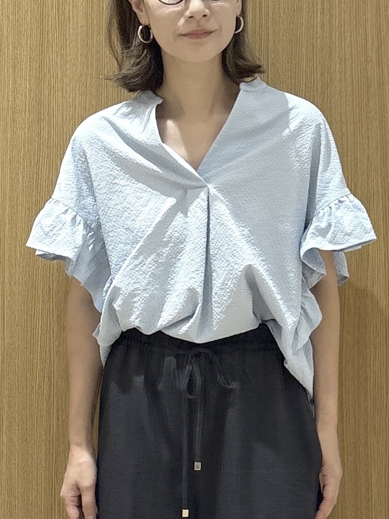 たけねぇさんの「OPAQUE.CLIP｜【UV】フリルスキッパーブラウス《洗濯機OK》」を使ったコーディネート
