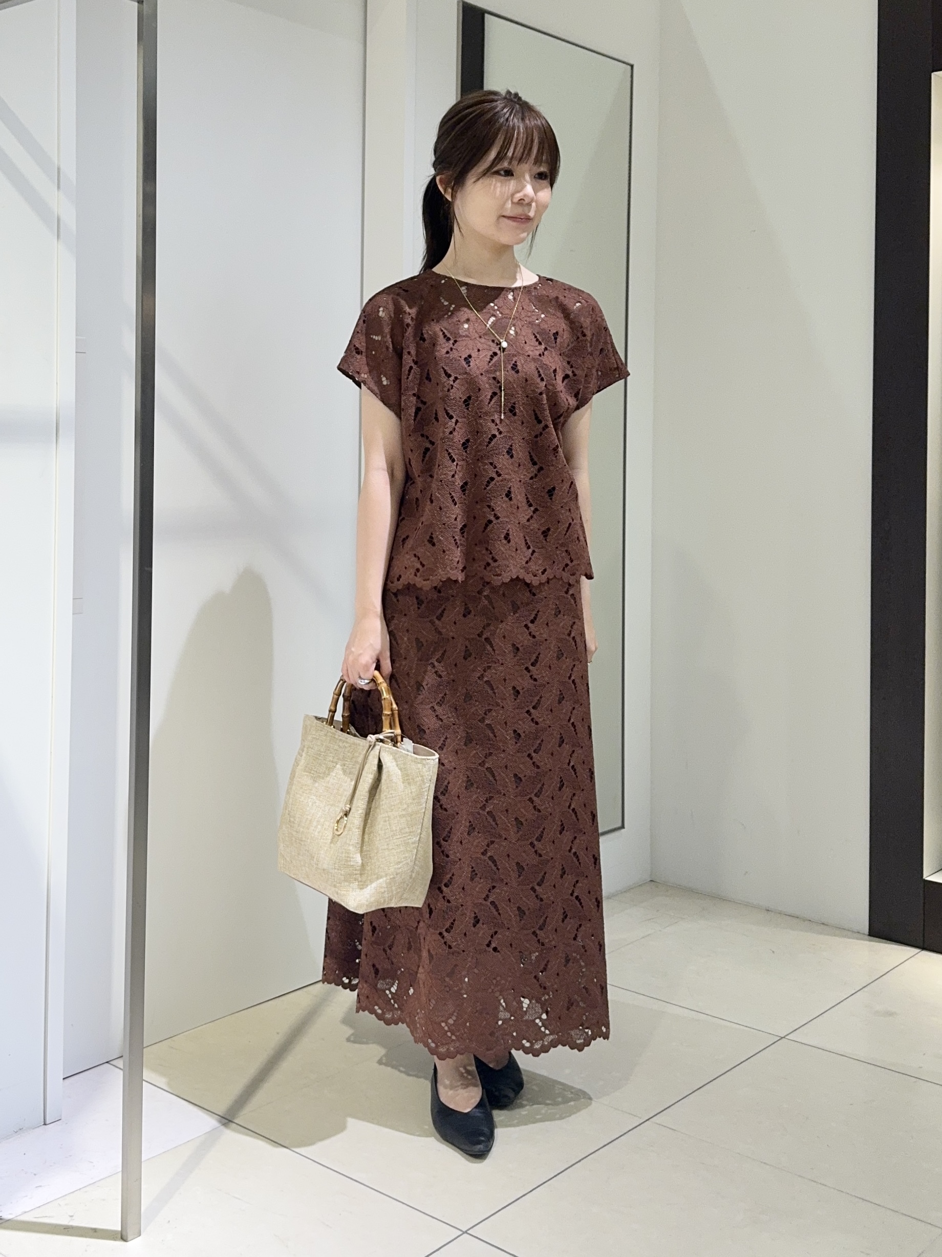 kaoruさんの「UNTITLED｜【セットアップ可/品のある透け感】リーフレースブラウス」を使ったコーディネート
