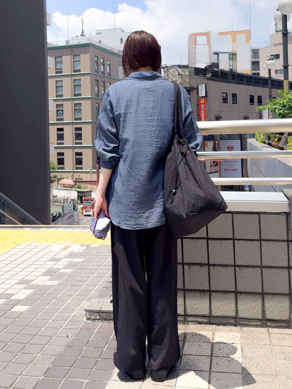 𝐜𝐡𝐢𝐤𝐚さんの「SHOO･LA･RUE｜【洗濯機可/S-LL】夏に快適サラサラ感 大人のプリントTシャツ」を使ったコーディネート