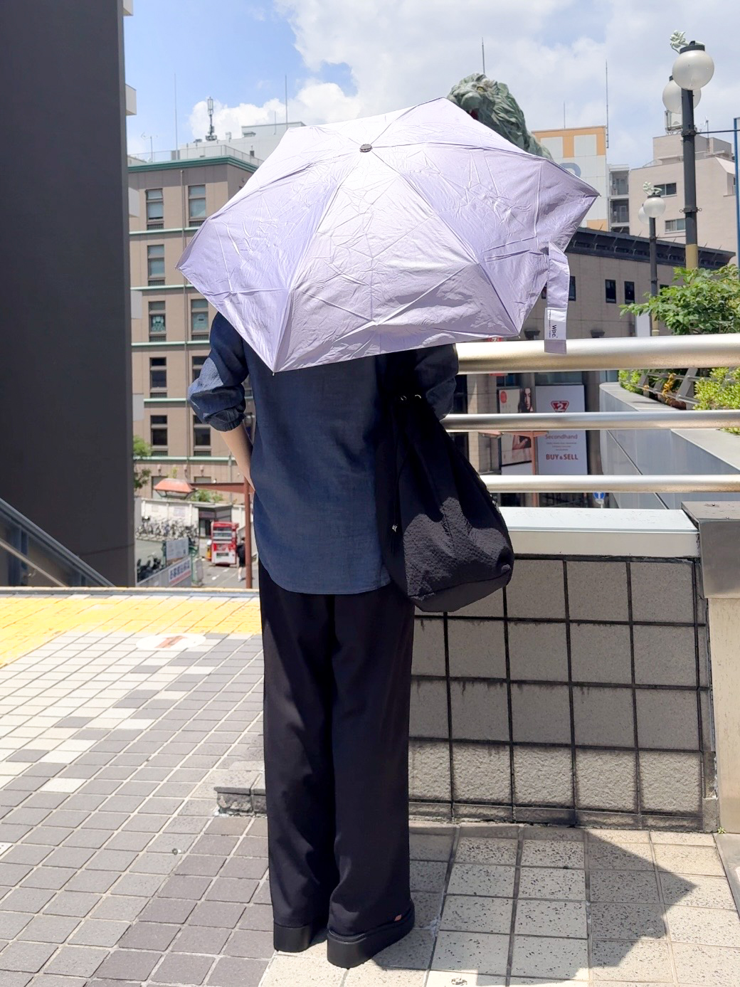𝐜𝐡𝐢𝐤𝐚さんの「SHOO･LA･RUE｜【洗濯機可/S-LL】夏に快適サラサラ感 大人のプリントTシャツ」を使ったコーディネート