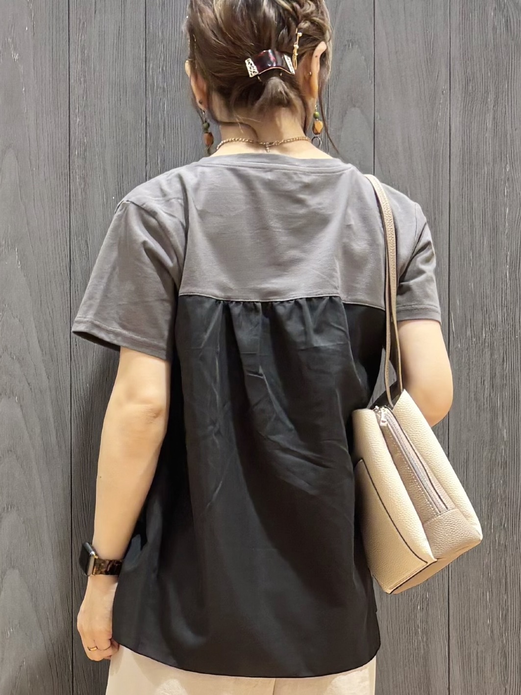 meiさんの「SHOO･LA･RUE｜【S-LL/洗濯機可/体型カバー】インせずサマ見え ビスチェ風異素材ドッキングTシャツ」を使ったコーディネート