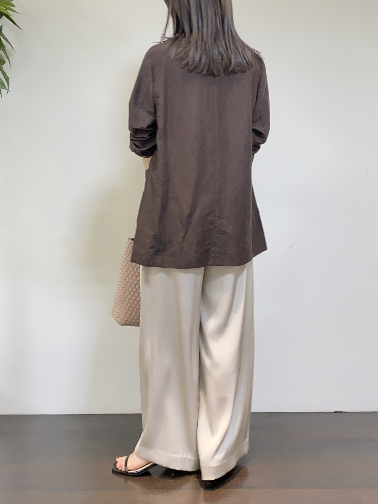 tomoさんの「UNTITLED｜◆【程よいシアー感/洗える】エアリーバイオジャケット」を使ったコーディネート