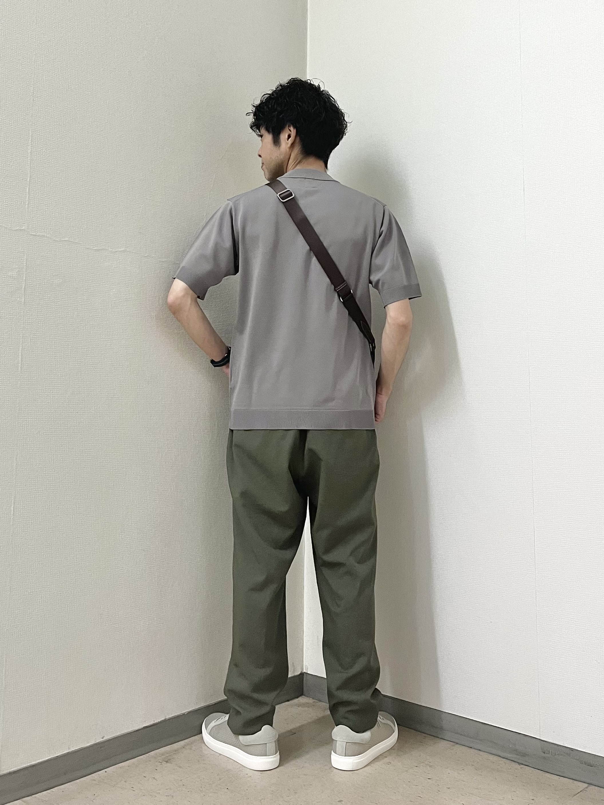 URAさんの「TAKEO KIKUCHI｜【接触冷感/洗える】ヴィスコースナイロンモックネックニット」を使ったコーディネート