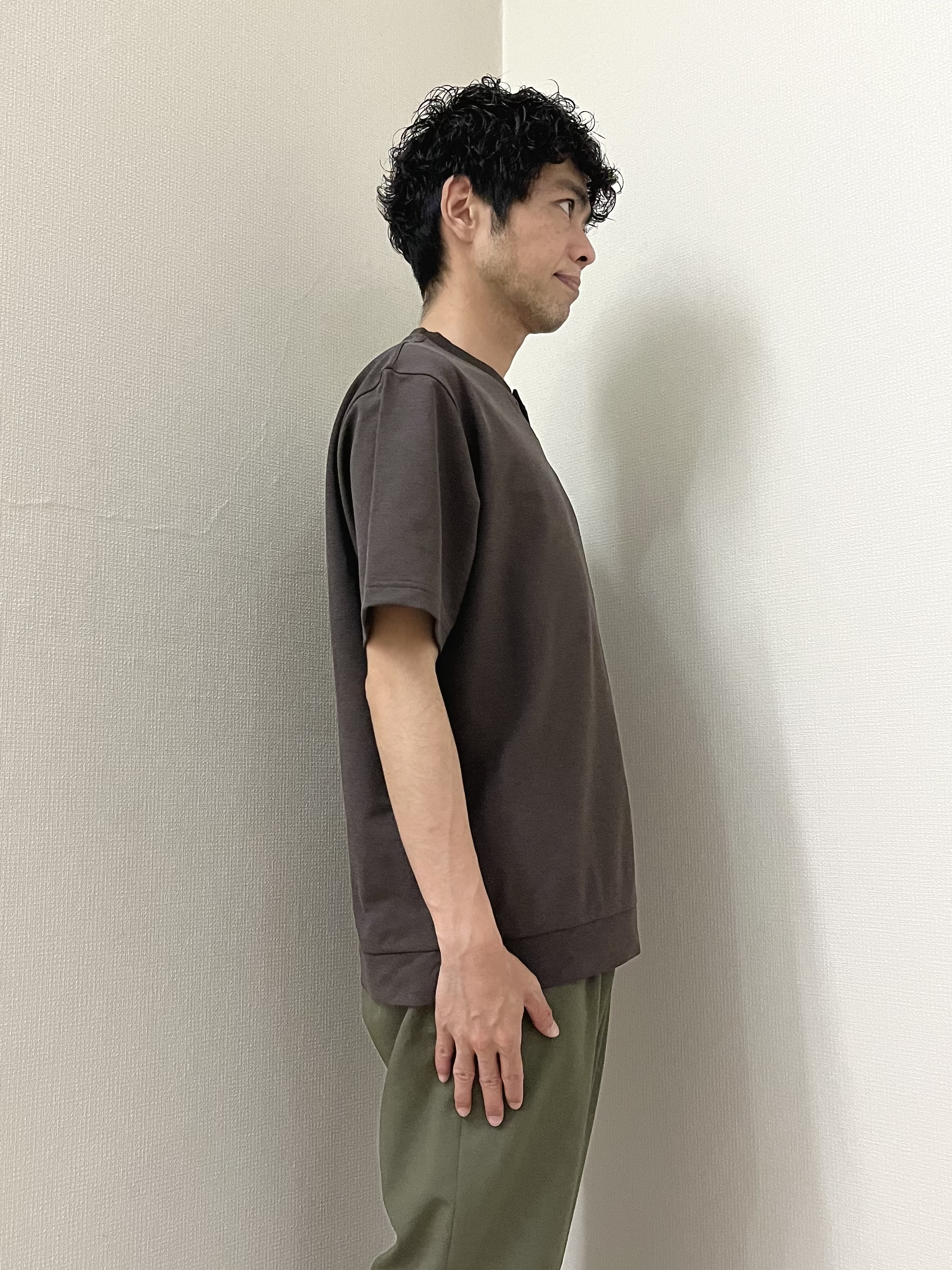 URAさんの「TAKEO KIKUCHI｜【BOWLER HAT LABEL】ボーラーハットウォーカー刺繍 半袖デニムシャツ」を使ったコーディネート