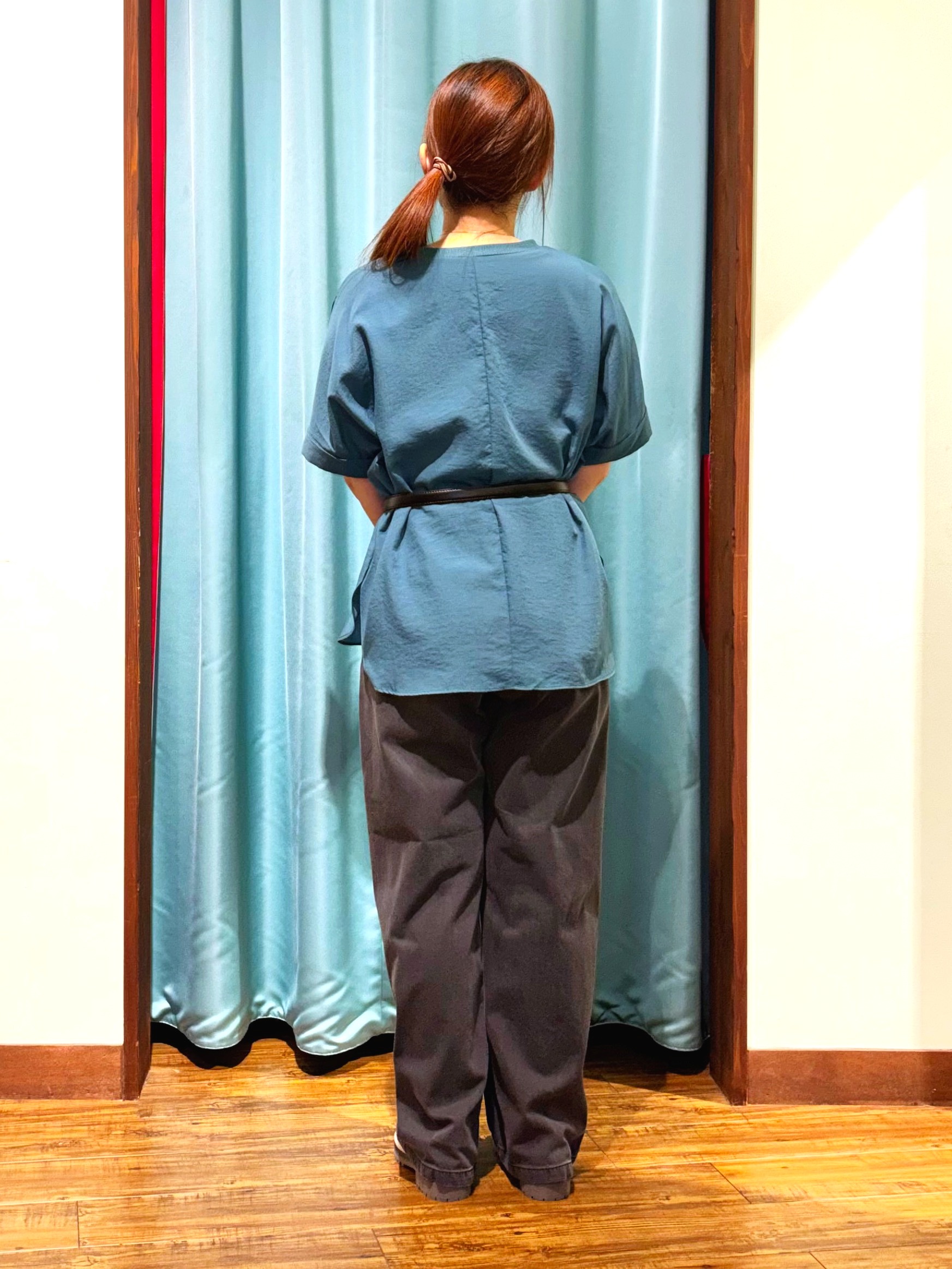 tukiさんの「SHOO･LA･RUE｜【着丈選べる/体型カバー】洗濯後しわになりにくい さらっと快適ドルマントップス」を使ったコーディネート