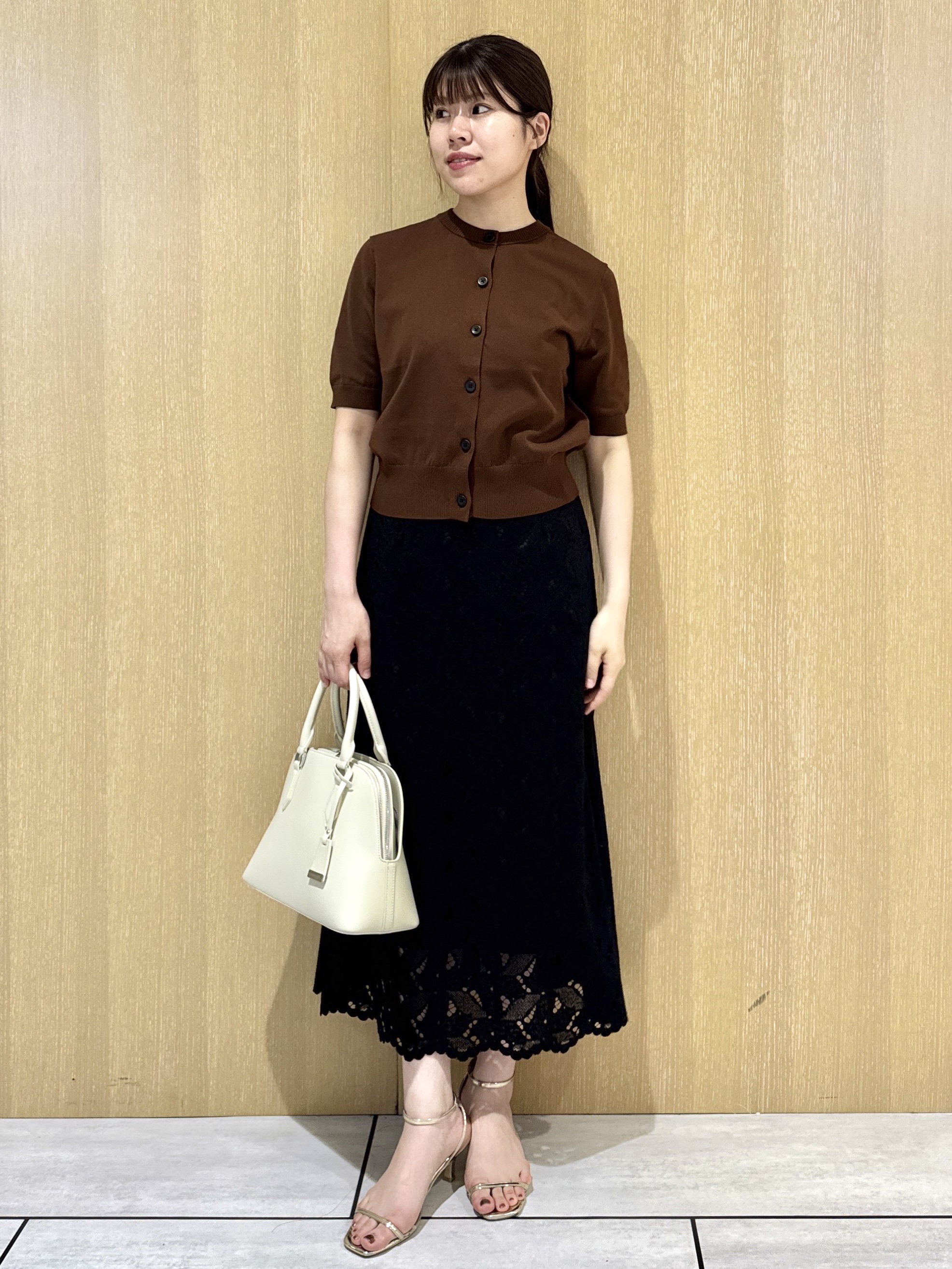 nanaさんの「UNTITLED｜【すっきり秋羽織り/前開きボタン】ドライタッチ5分袖カーディガン」を使ったコーディネート