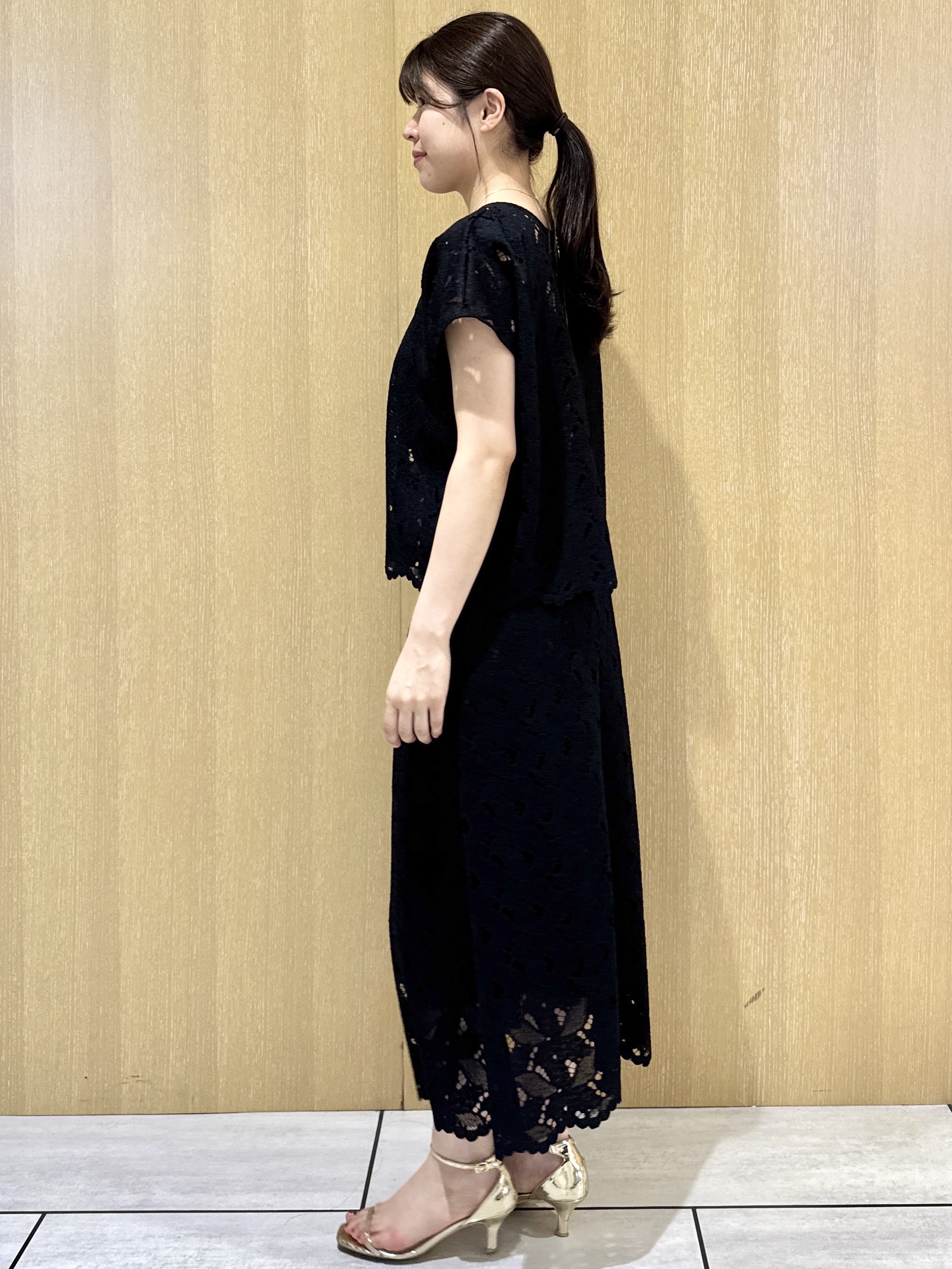 nanaさんの「UNTITLED｜【セットアップ可/品のある透け感】リーフレースブラウス」を使ったコーディネート