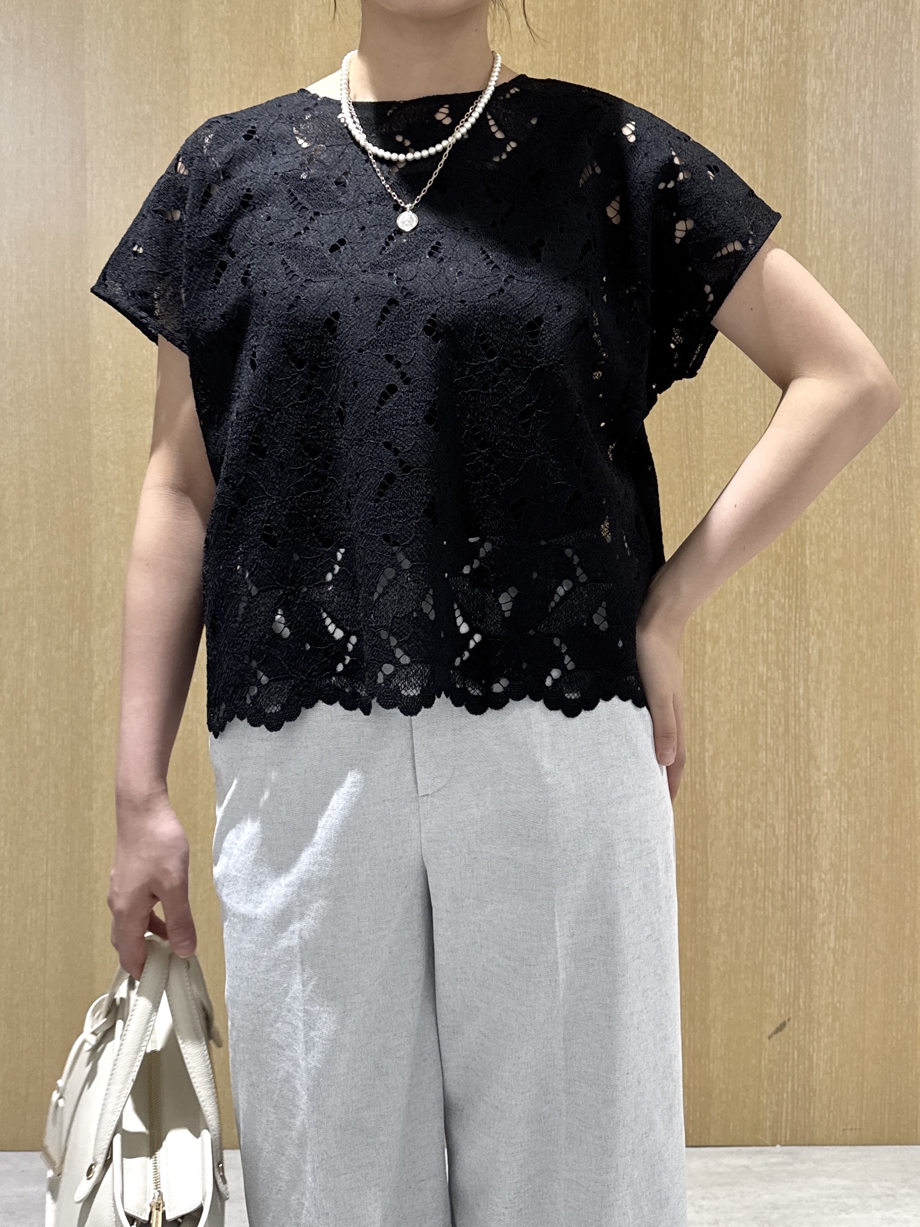 nanaさんの「UNTITLED｜【セットアップ可/品のある透け感】リーフレースブラウス」を使ったコーディネート