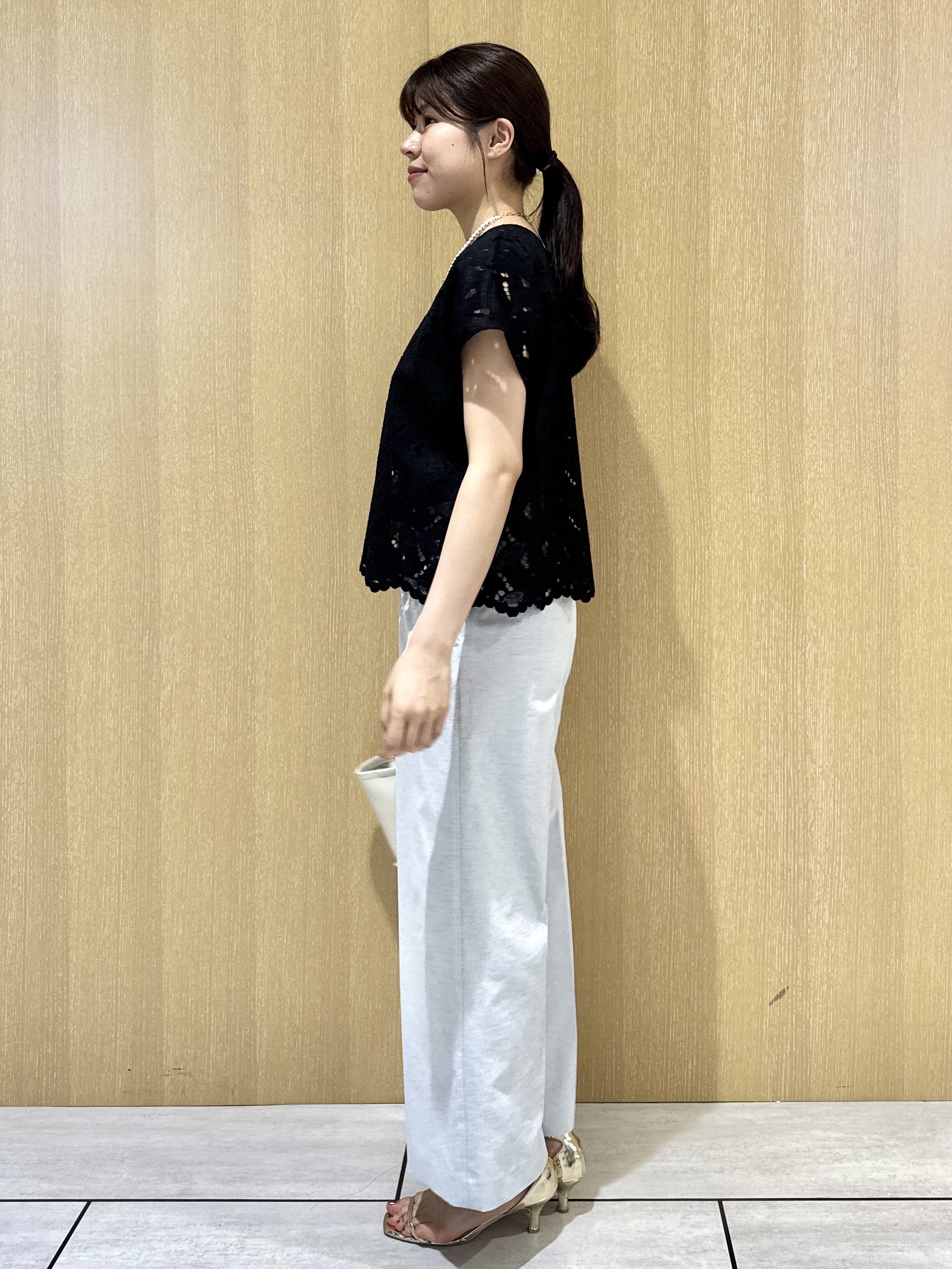 nanaさんの「UNTITLED｜【セットアップ可/品のある透け感】リーフレースブラウス」を使ったコーディネート
