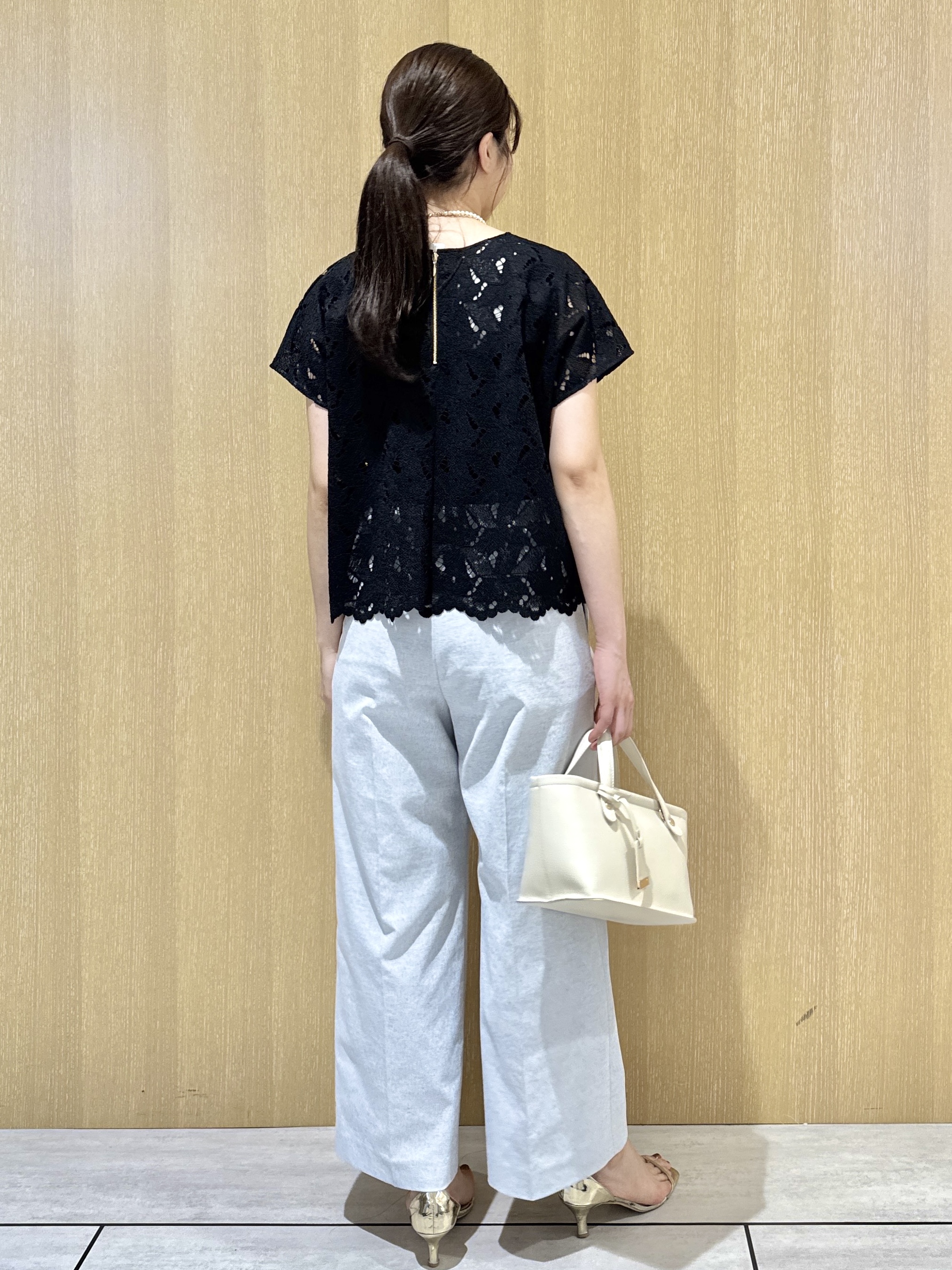 nanaさんの「UNTITLED｜【セットアップ可/品のある透け感】リーフレースブラウス」を使ったコーディネート