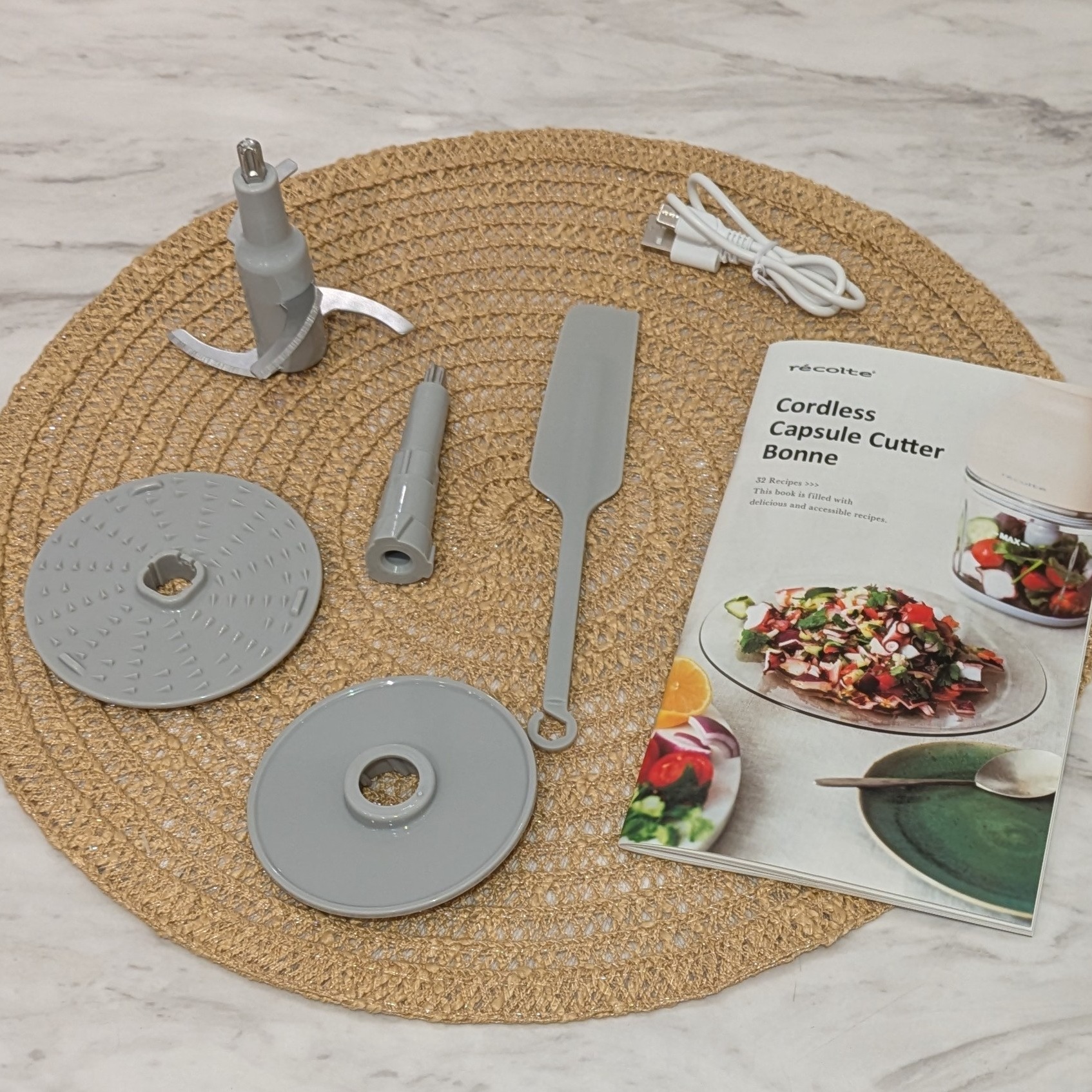 maruさんの「212 KITCHEN STORE｜◆コードレスカプセルカッターボンヌ　クリームホワイト ＜recolte レコルト＞」を使ったコーディネート