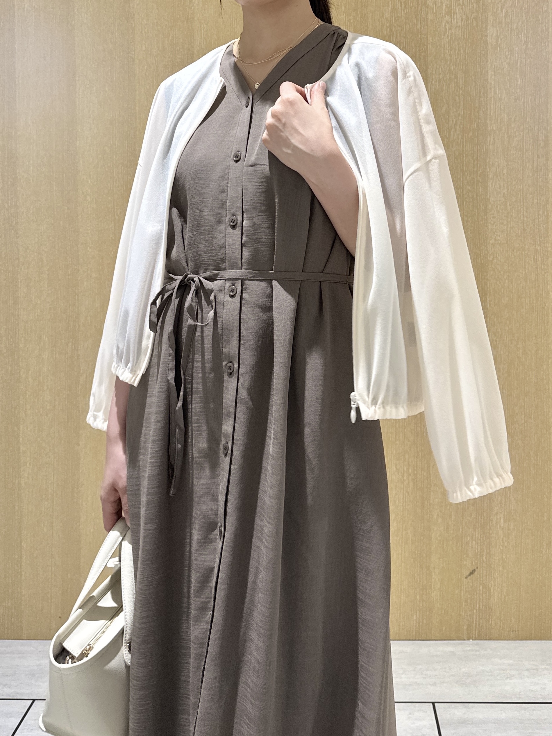 nanaさんの「UNTITLED｜【秋羽織り/ジップ】トリコットシアーブラウス」を使ったコーディネート