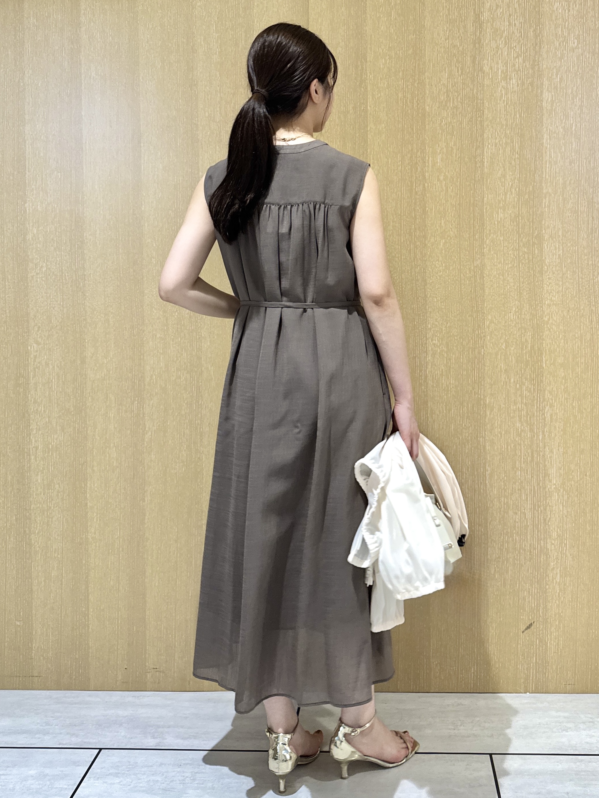 nanaさんの「UNTITLED｜【秋羽織り/ジップ】トリコットシアーブラウス」を使ったコーディネート
