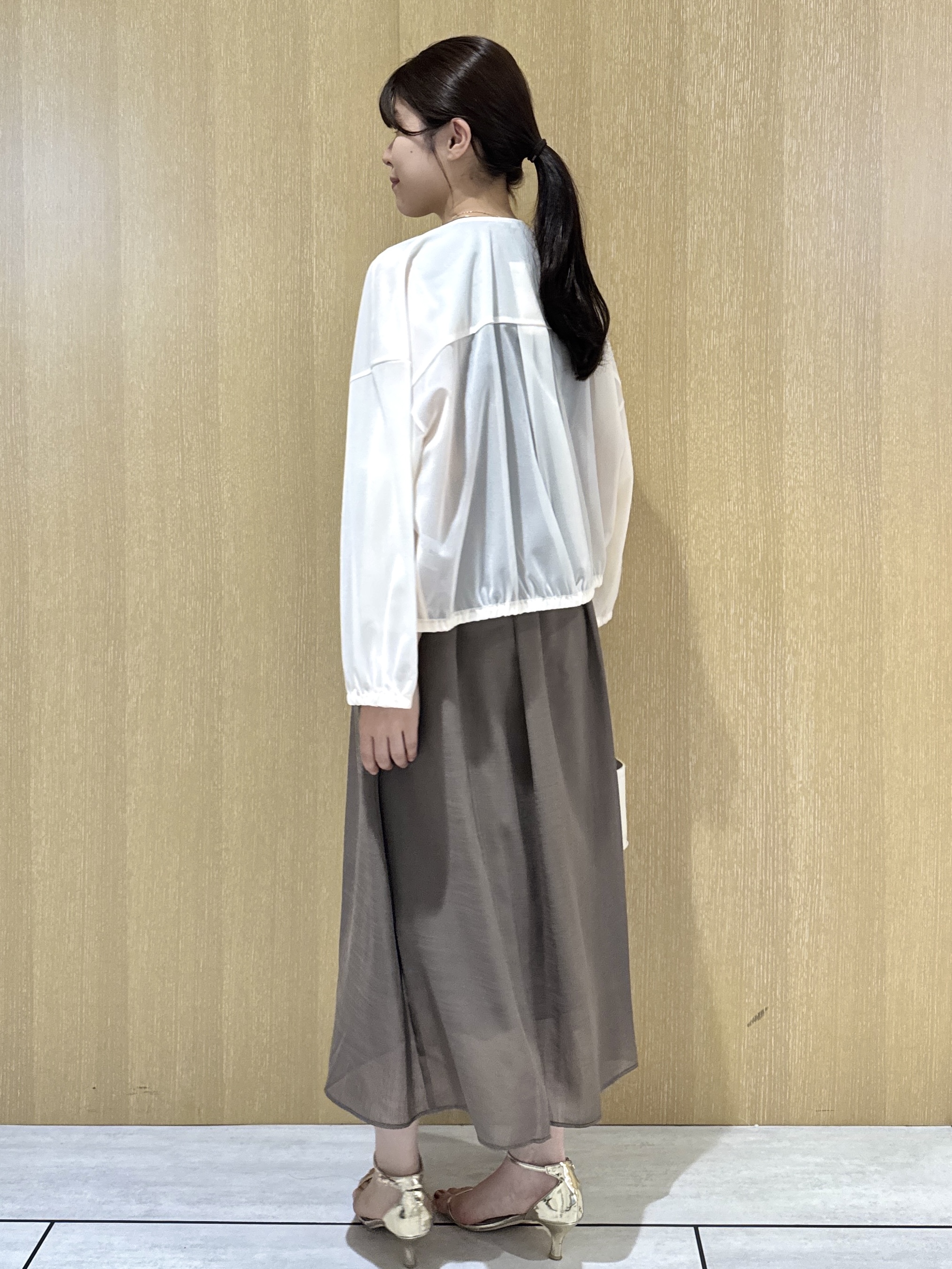 nanaさんの「UNTITLED｜【秋羽織り/ジップ】トリコットシアーブラウス」を使ったコーディネート