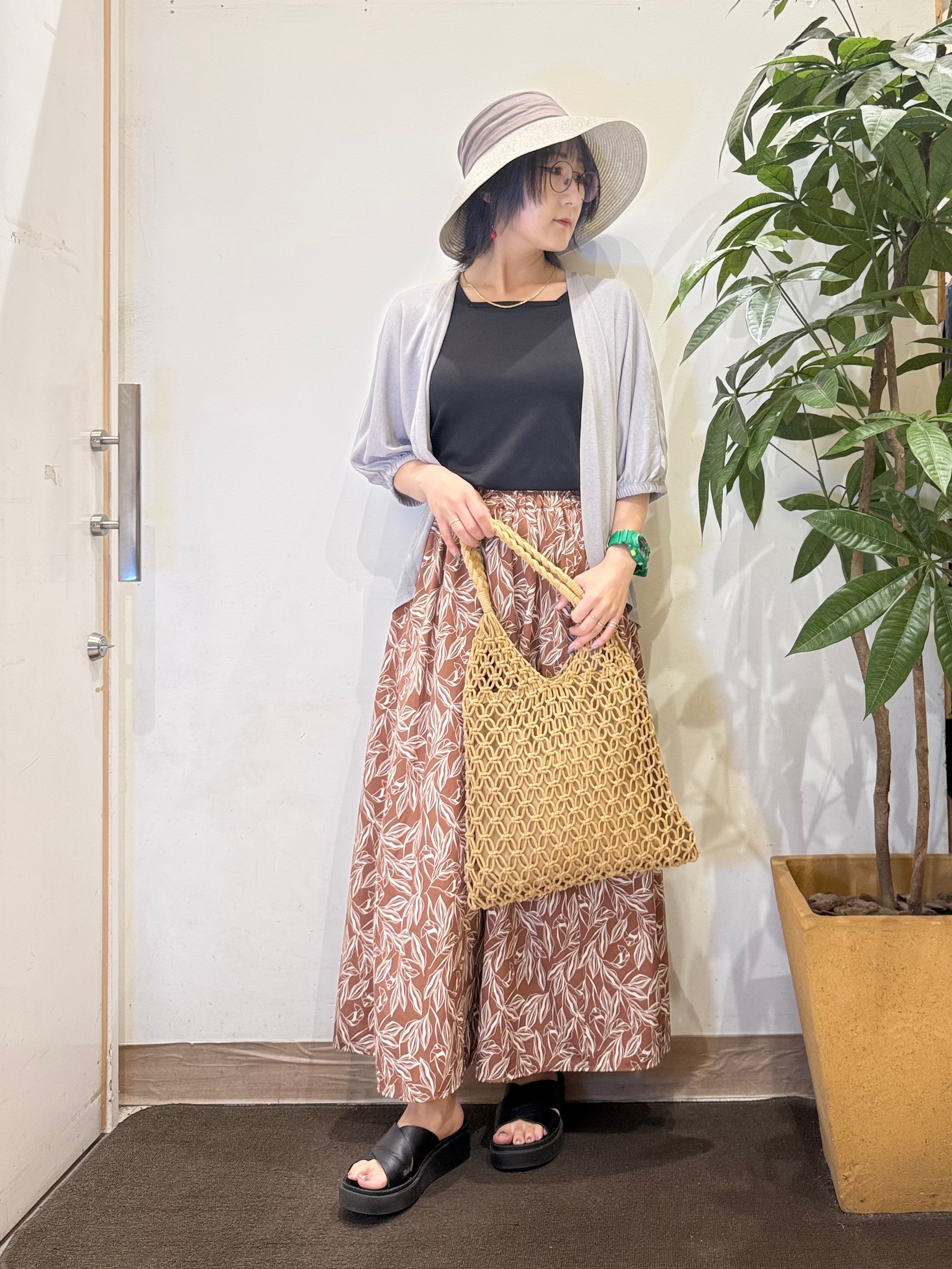 misakiさんの「SHOO･LA･RUE｜【UV/体型カバー】冷房や朝晩の冷え込み対策にも さらとろ5分袖カーディガン」を使ったコーディネート