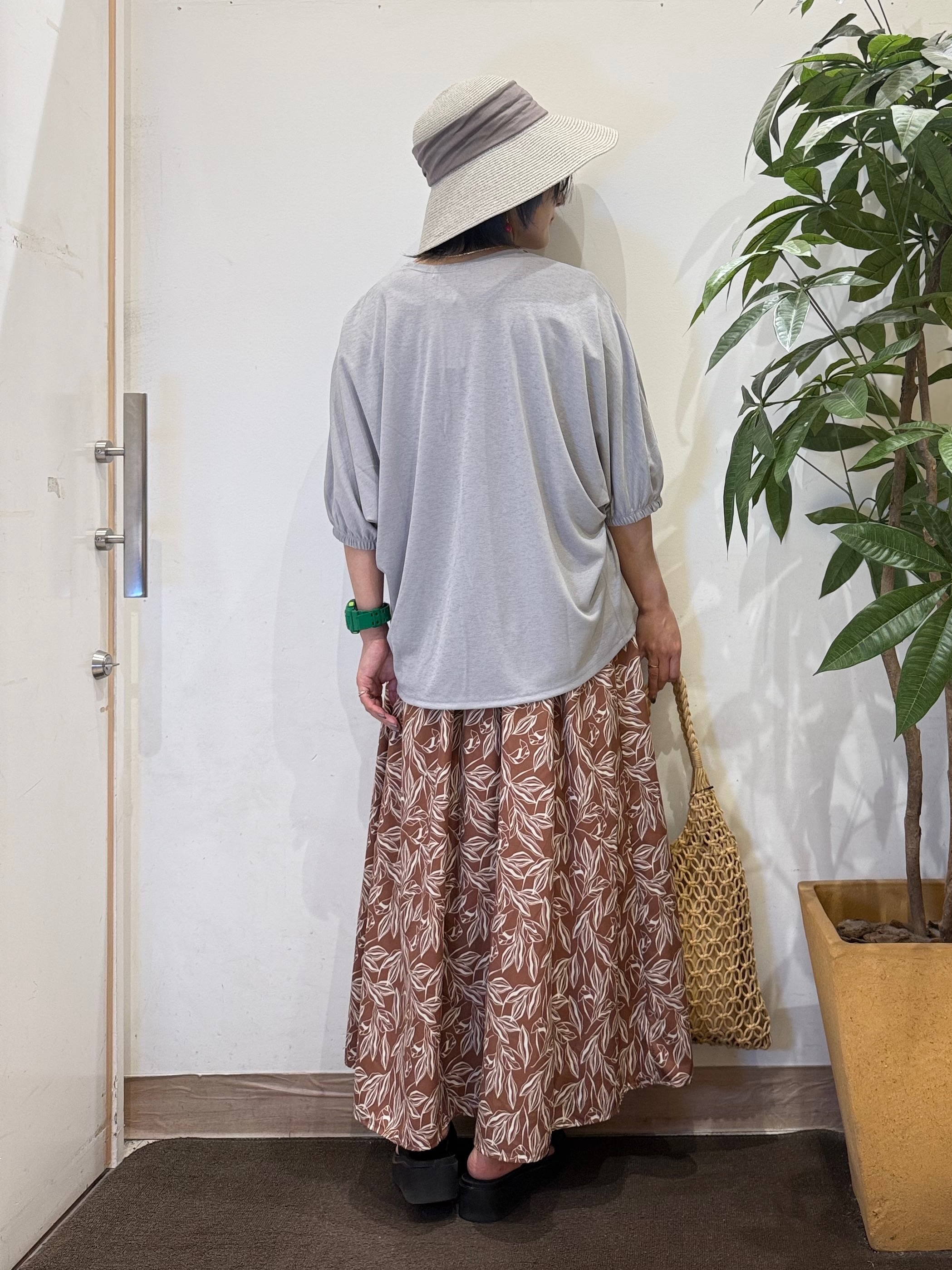 misakiさんの「SHOO･LA･RUE｜【UV/体型カバー】冷房や朝晩の冷え込み対策にも さらとろ5分袖カーディガン」を使ったコーディネート