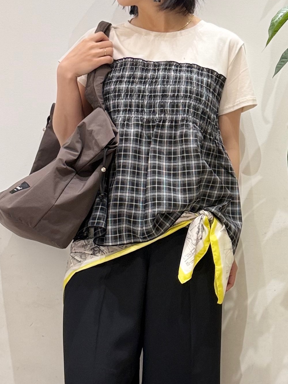 misakiさんの「SHOO･LA･RUE｜【S-LL/洗濯機可/体型カバー】インせずサマ見え ビスチェ風異素材ドッキングTシャツ」を使ったコーディネート