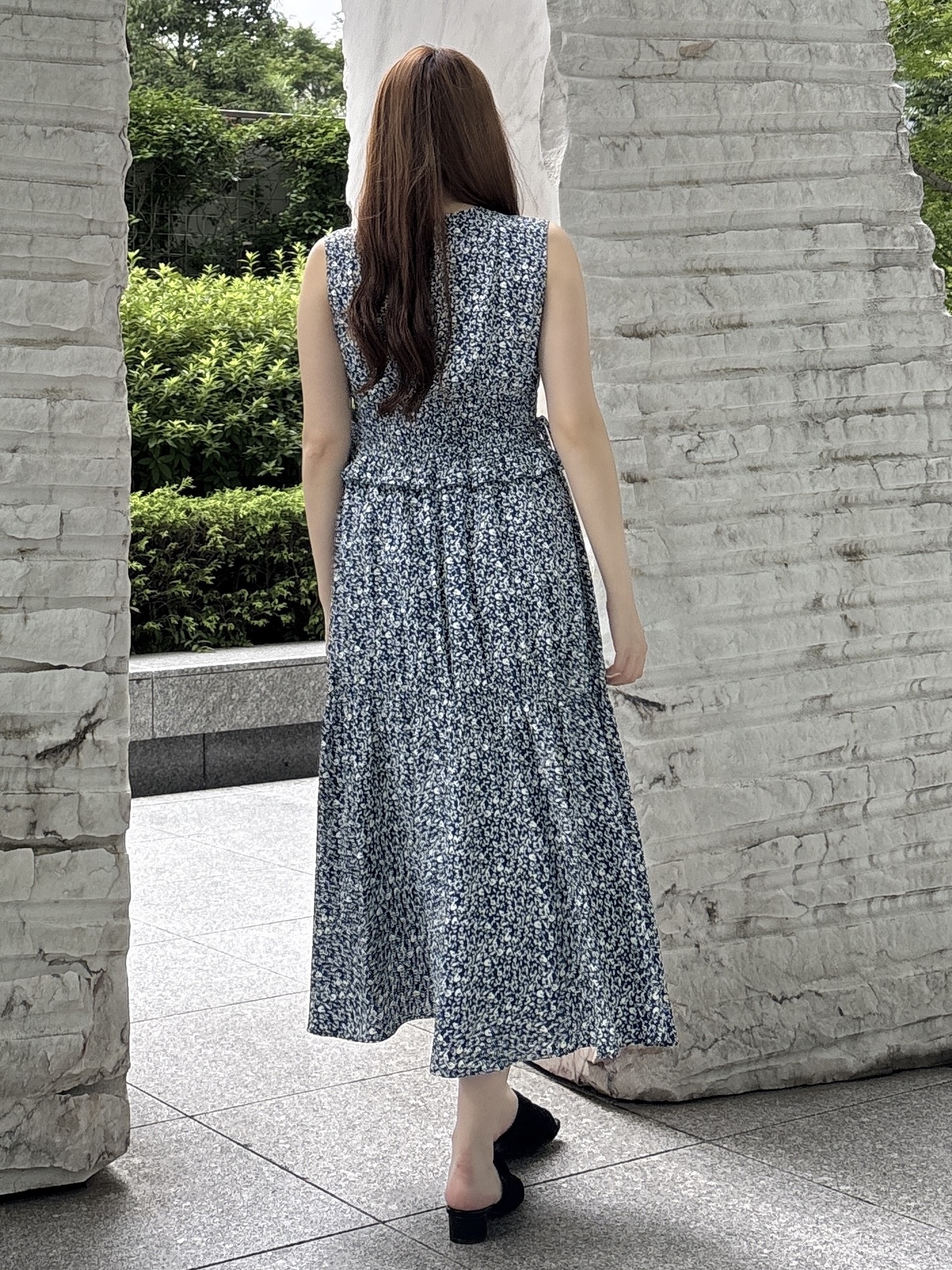 sayaさんの「grove｜【低身長さんも選べる着丈・洗濯機◎】花柄ウエストシャーリングワンピース」を使ったコーディネート