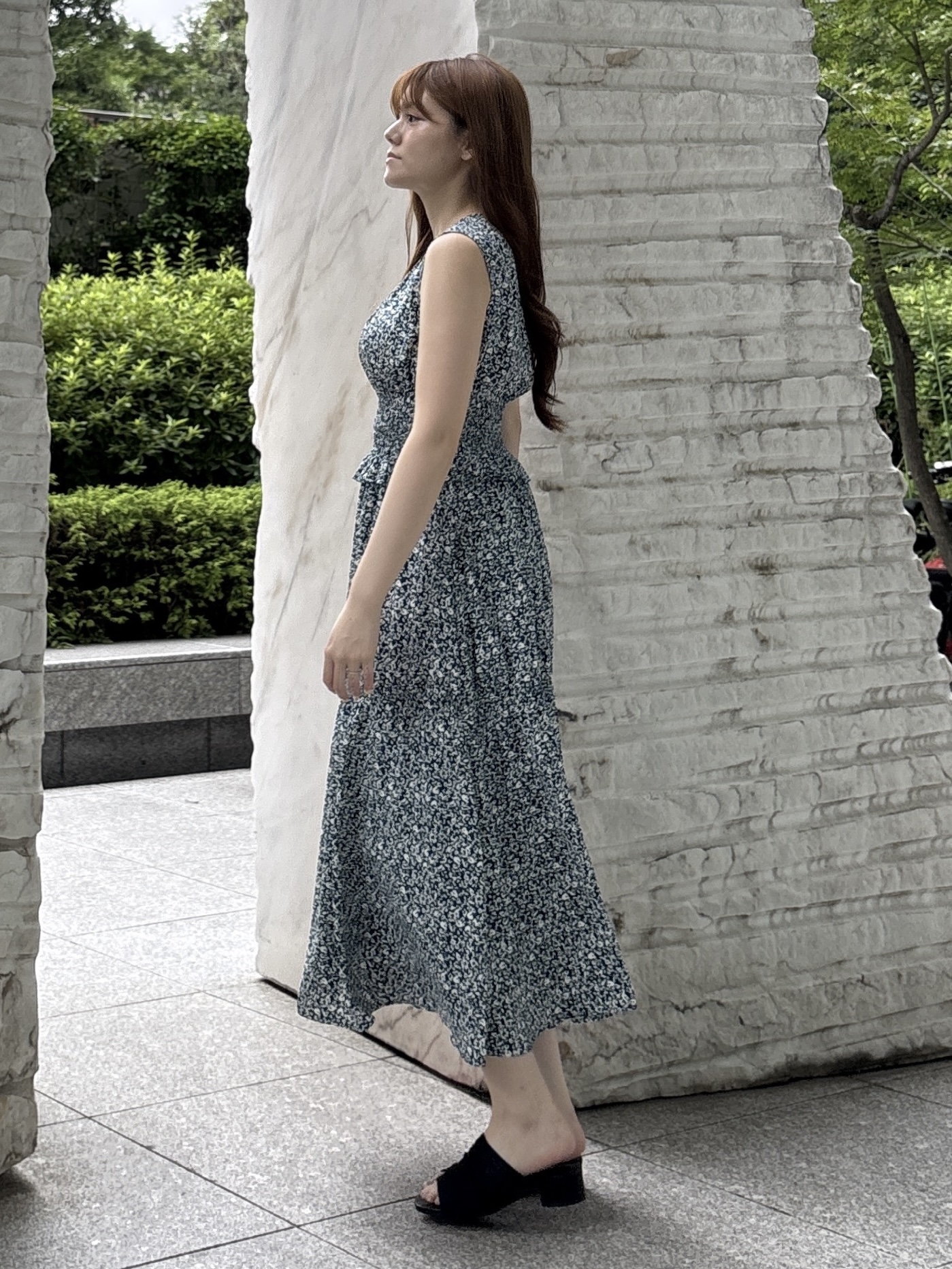 sayaさんの「grove｜【低身長さんも選べる着丈・洗濯機◎】花柄ウエストシャーリングワンピース」を使ったコーディネート