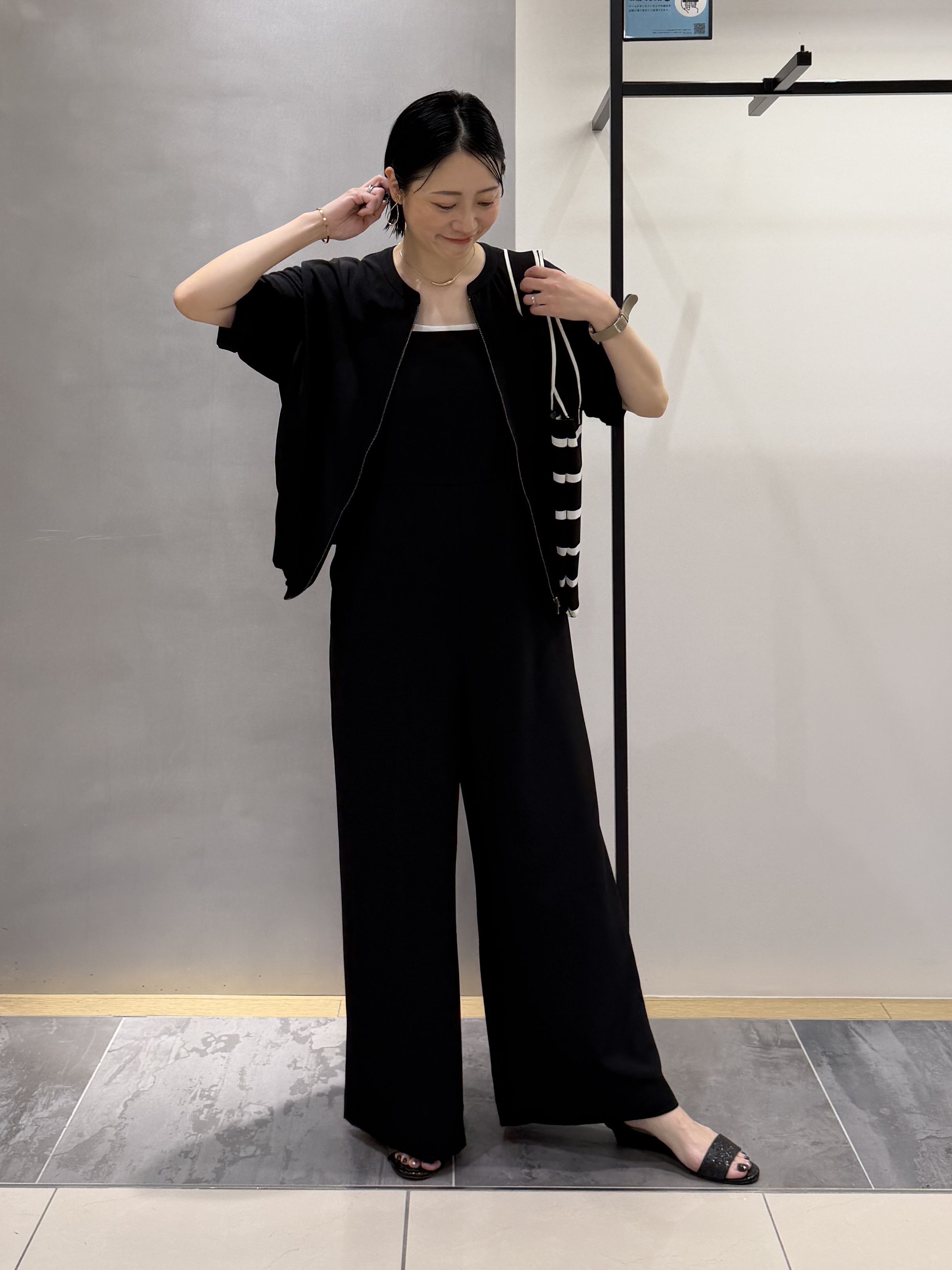 shihoさんの「INDIVI｜【秋羽織り/着る日傘】ドルマンフォルムブルゾン」を使ったコーディネート