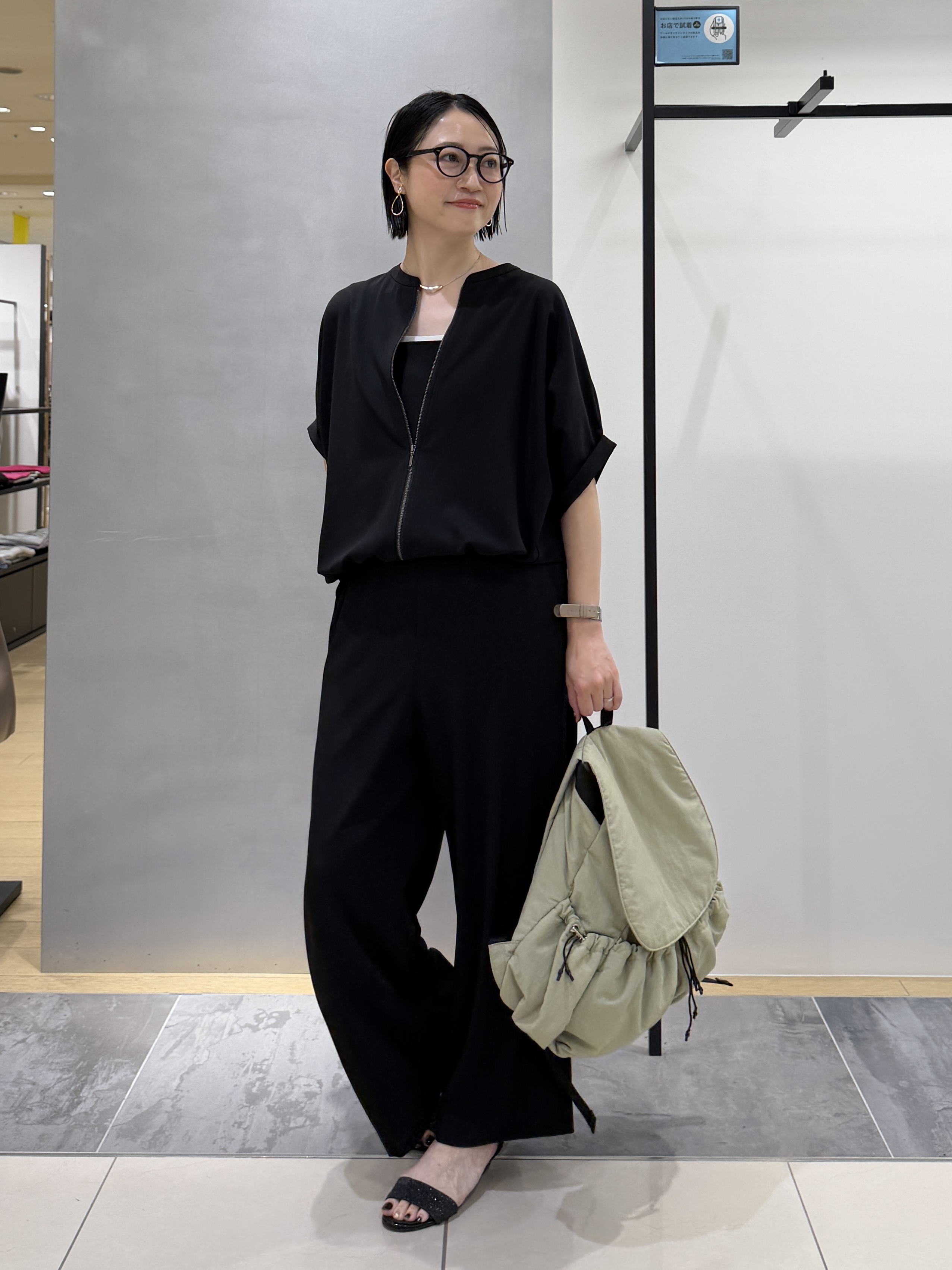 shihoさんの「INDIVI｜【秋羽織り/着る日傘】ドルマンフォルムブルゾン」を使ったコーディネート