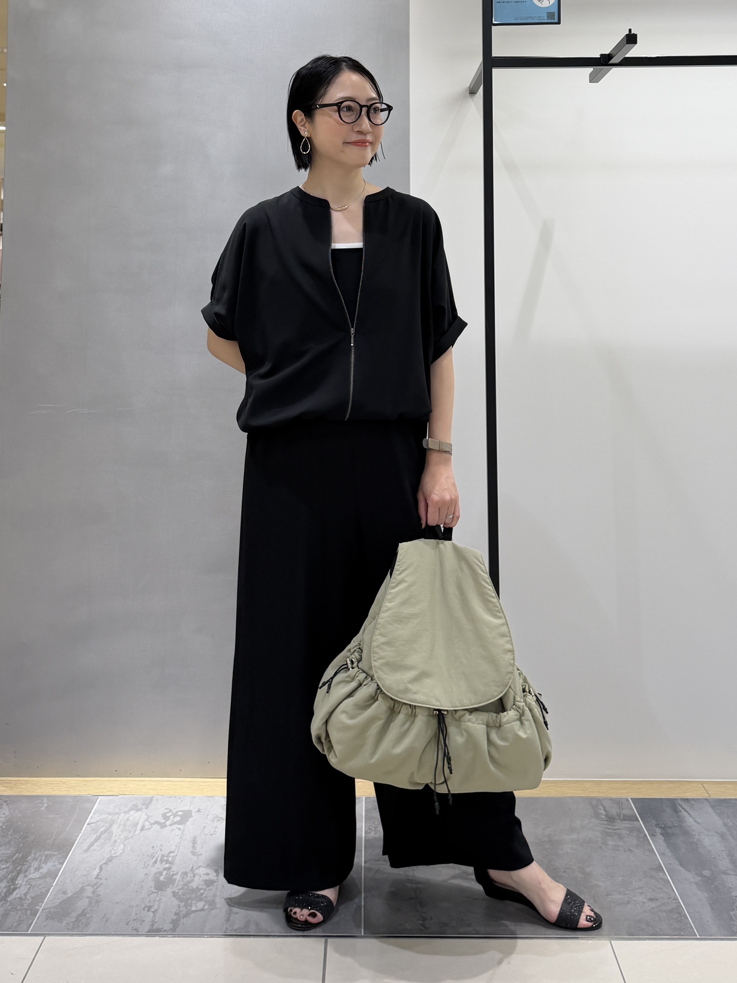 shihoさんの「INDIVI｜【秋羽織り/着る日傘】ドルマンフォルムブルゾン」を使ったコーディネート