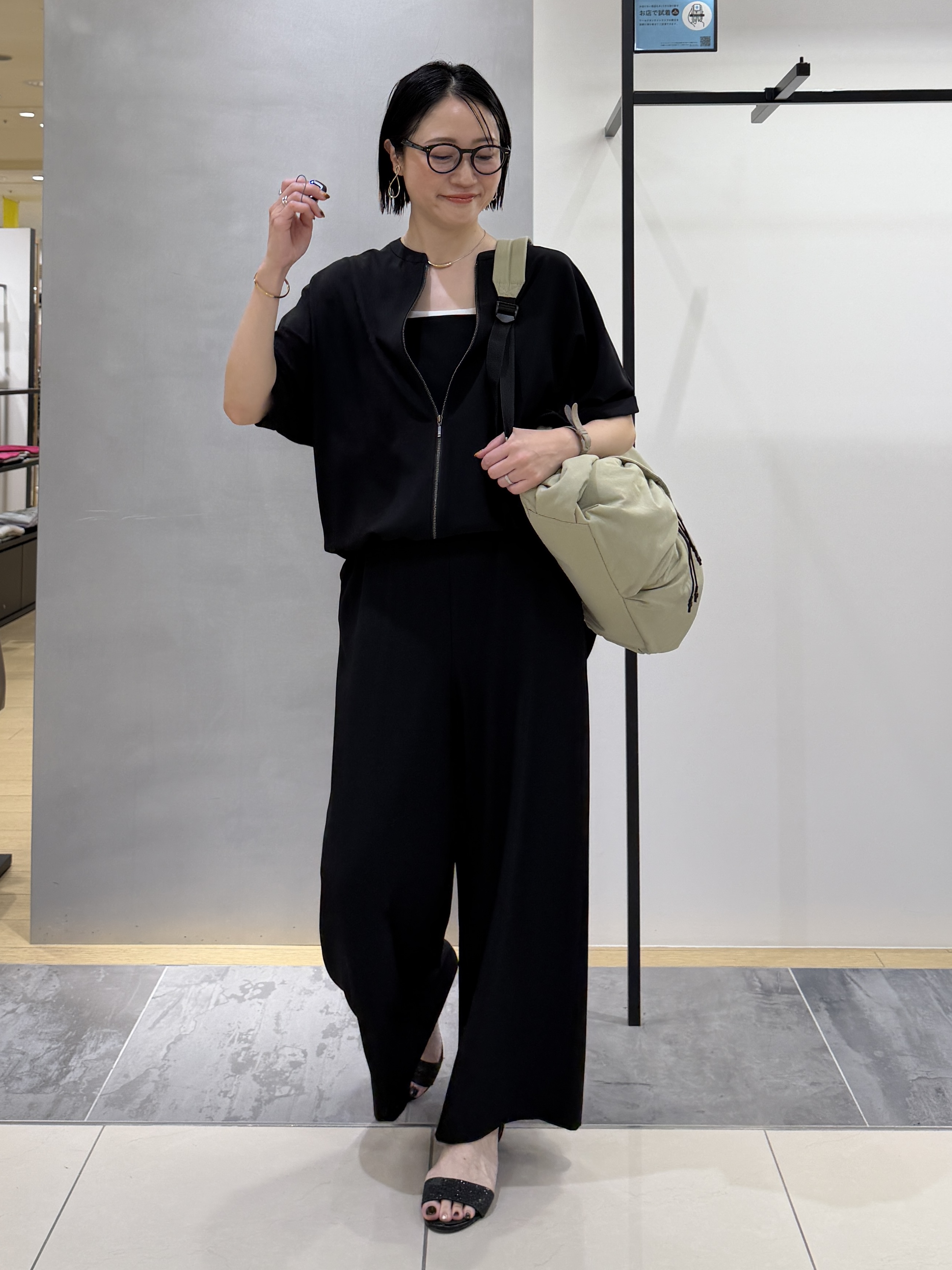 shihoさんの「INDIVI｜【秋羽織り/着る日傘】ドルマンフォルムブルゾン」を使ったコーディネート